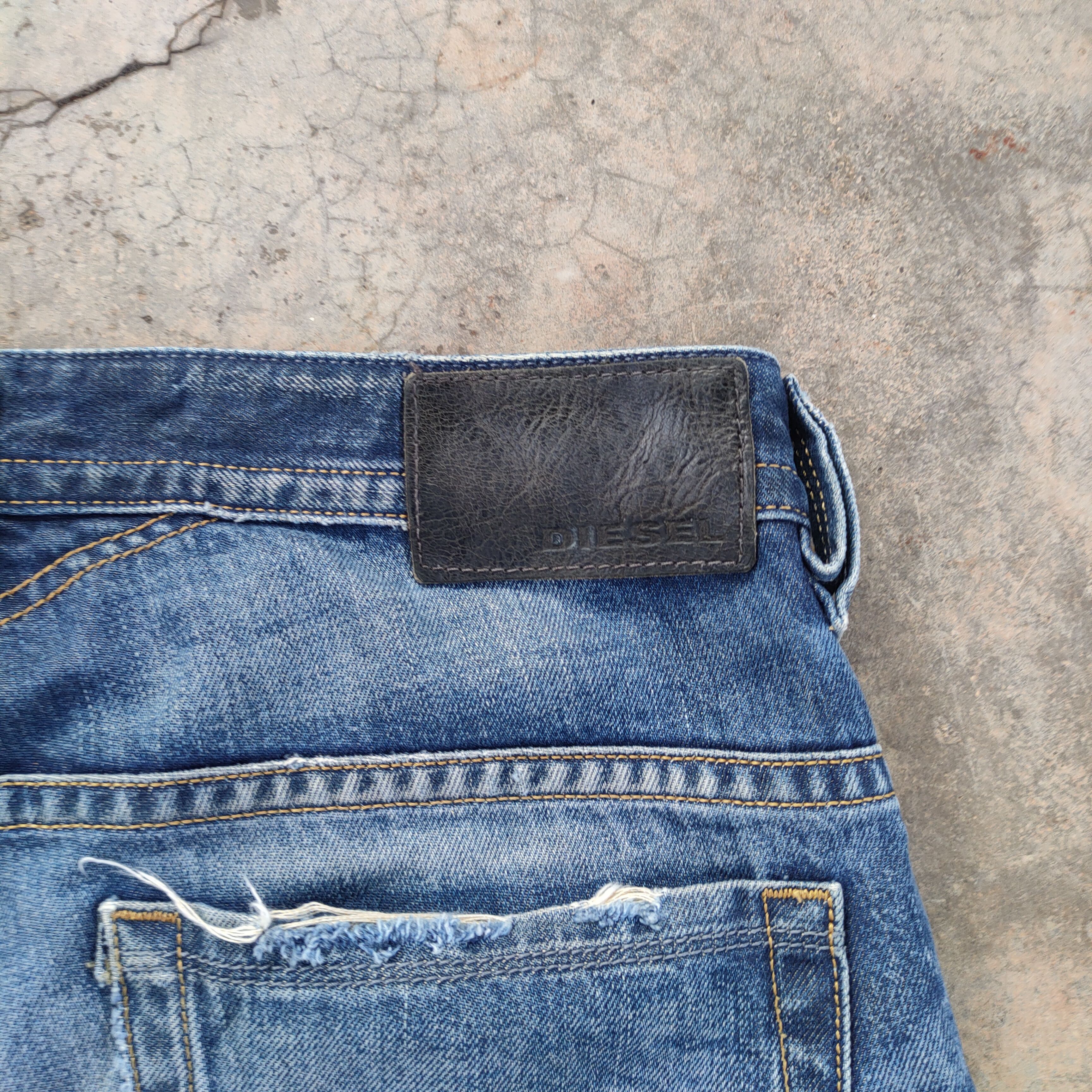 Diesel W33 VINTAGE DIESEL FADED DISTRESSED DENIM JEAN PANTS Size US 33 - 12 Thumbnail