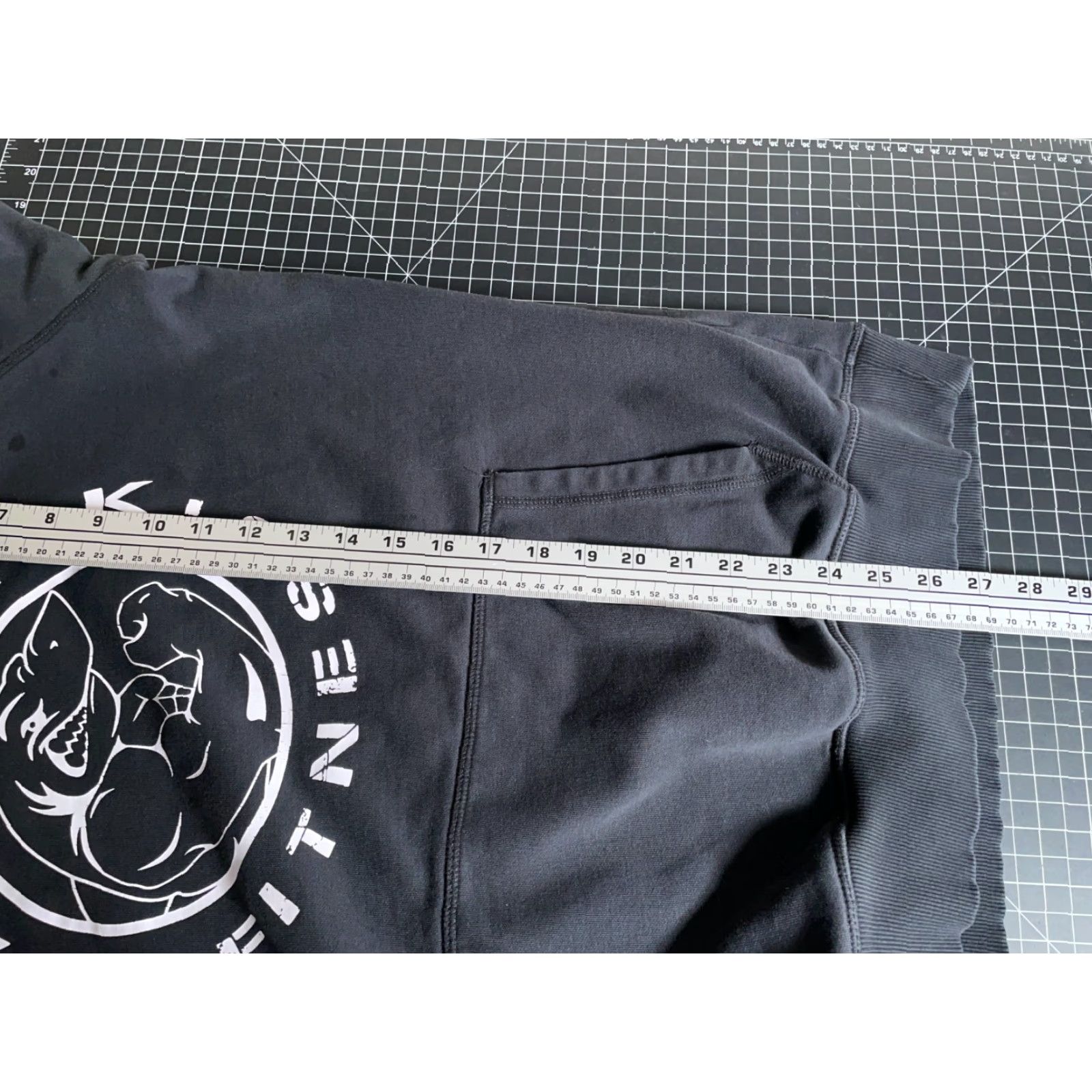 Gymshark Gymshark Hoodie Adult Medium Black Drawstring Sweatshirt Crew Neck Pockets Logo Pullover Athletic Regular Men Size US M / EU 48-50 / 2 - 6 Thumbnail