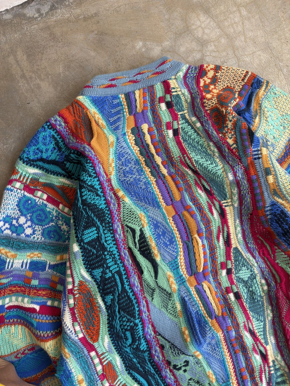 Coogi Coogi Australia 3d knit sweater size tagged S fits L/XL Size US L / EU 52-54 / 3 - 15 Thumbnail