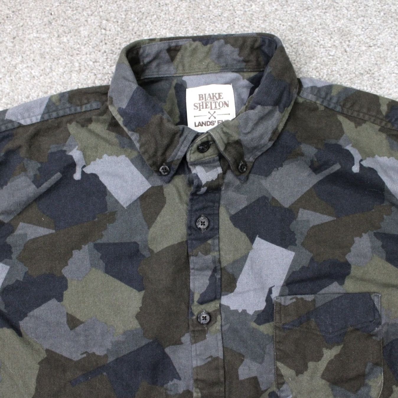 Lands' End Blake Shelton x Lands End Camo Shirt Mens Large 16-16.5 Green/Gray L/S Button-Up Shirt Size US L / EU 52-54 / 3 - 6 Thumbnail
