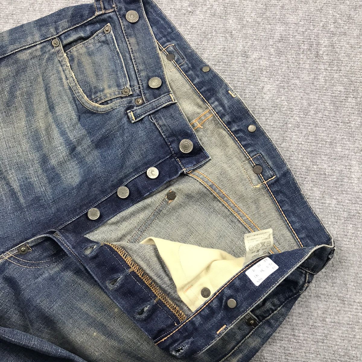 Japanese Brand × Levi's Vintage Clothing VINTAGE LEVIS 33501 DISTRESSED SELVADGE DENIM PANTS 144 Size US 32 / EU 48 - 19 Thumbnail
