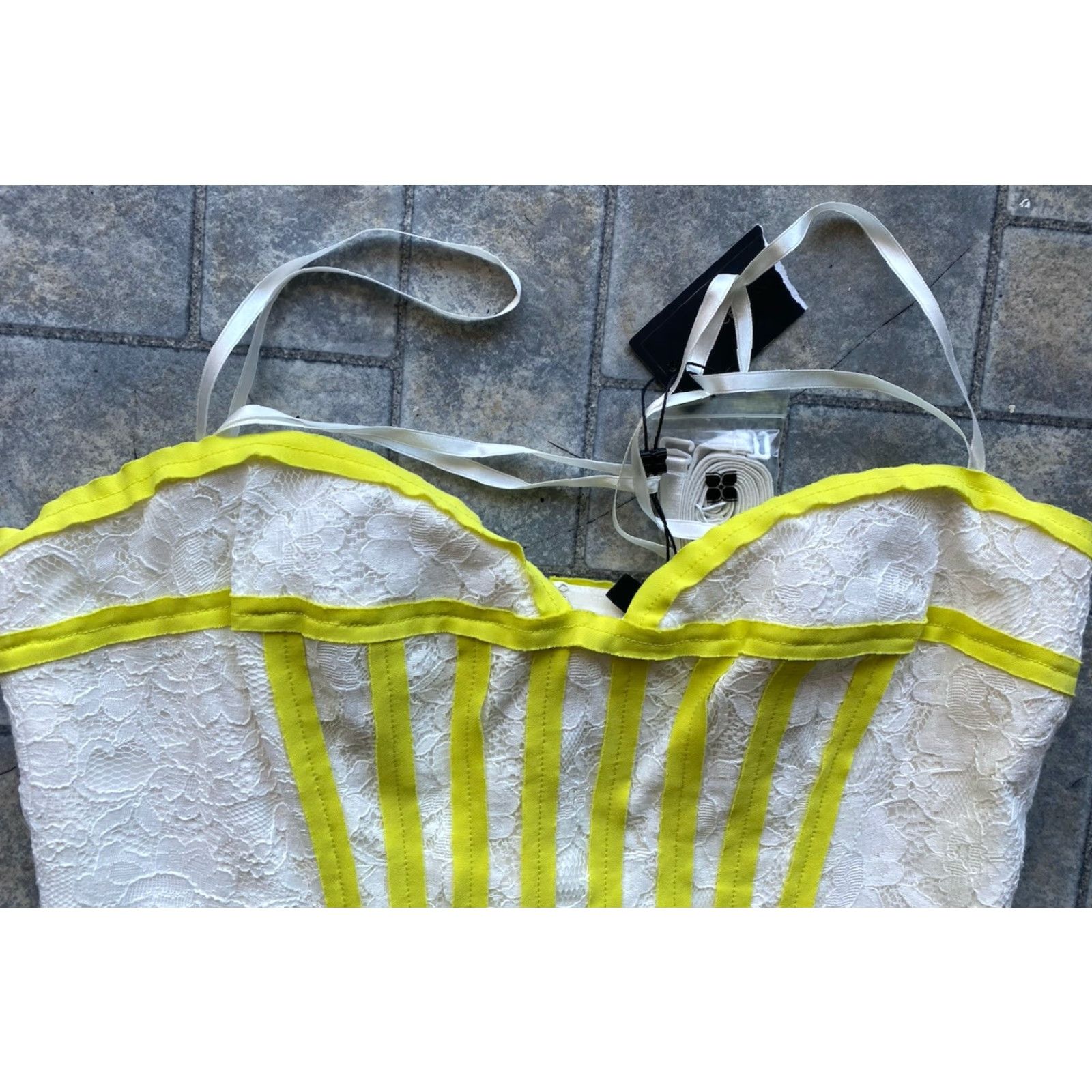 Bcbgmaxazria BCBGMAXAZRIA Kellyn Mini Dress SIZE 10 Bustier White Yellow Straps NEW NWT Womens Dress Mini Short Sleeveless Strap White Yellow 10 NWT Size L / US 10 / IT 46 - 4 Thumbnail