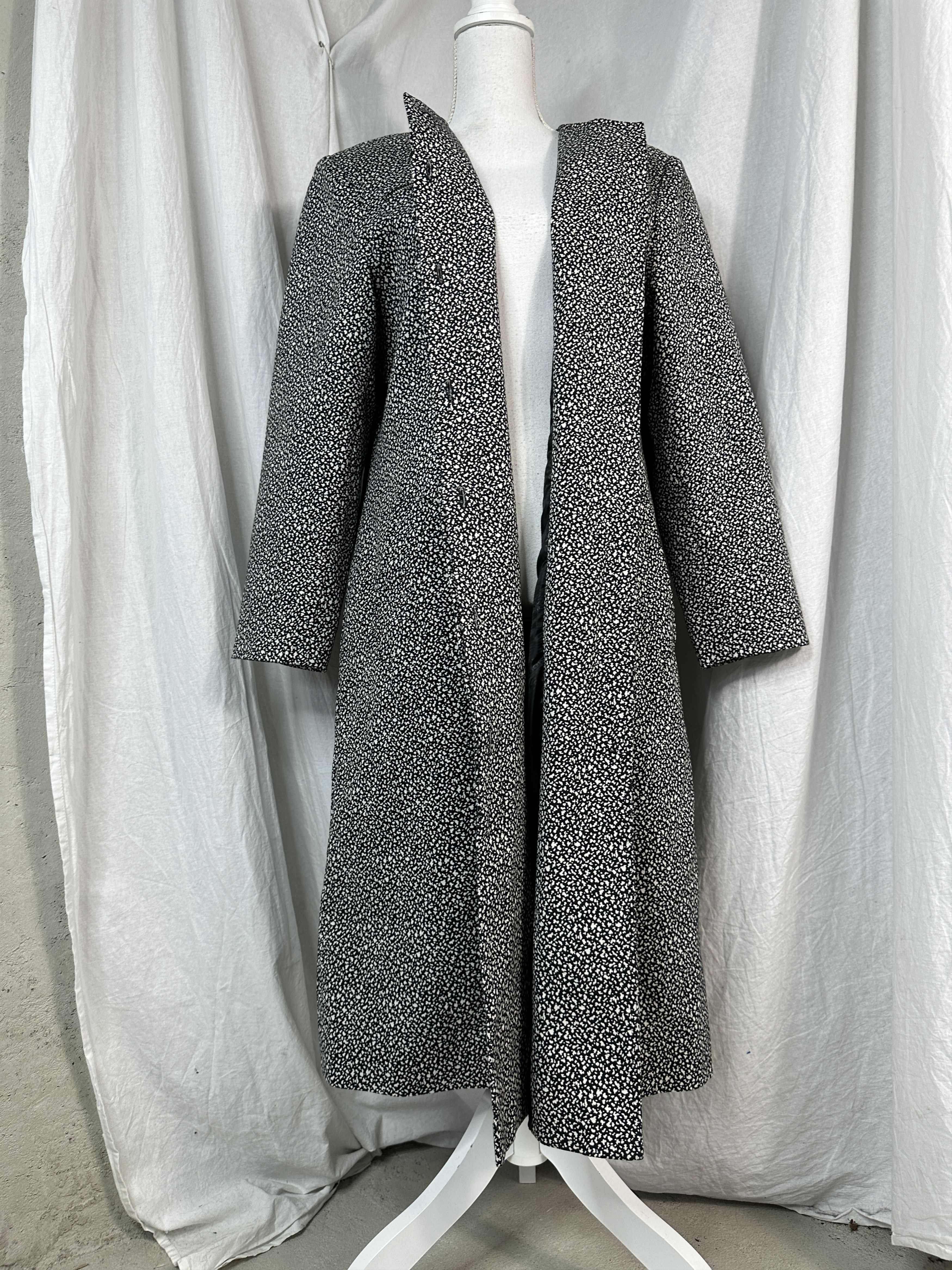 Valentino × Vintage Vintage Valentino Coat Size L / US 10 / IT 46 - 1 Thumbnail