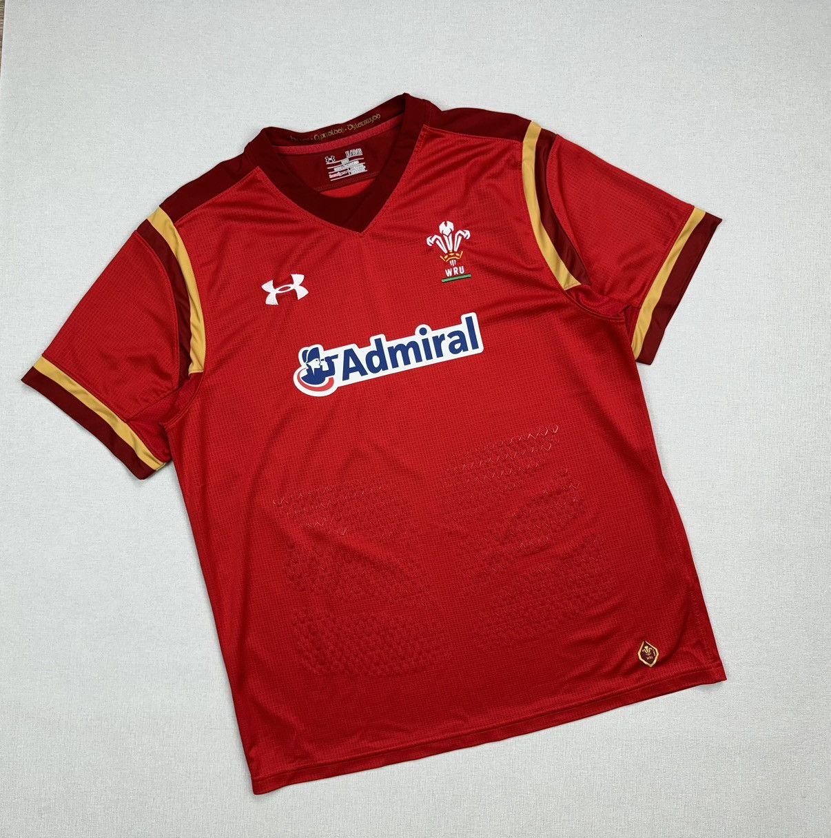 Under Armour Wales Rugby Shirt XL Red Gold 2015/16 Under Armour Admiral Size US XL / EU 56 / 4 - 1 Thumbnail