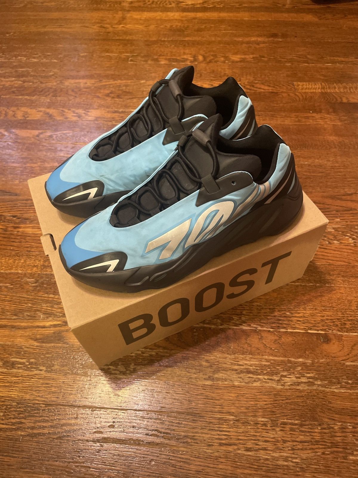 Adidas × Yeezy YEEZY 700 MNVN Size US 10 / EU 43 - 1 Thumbnail