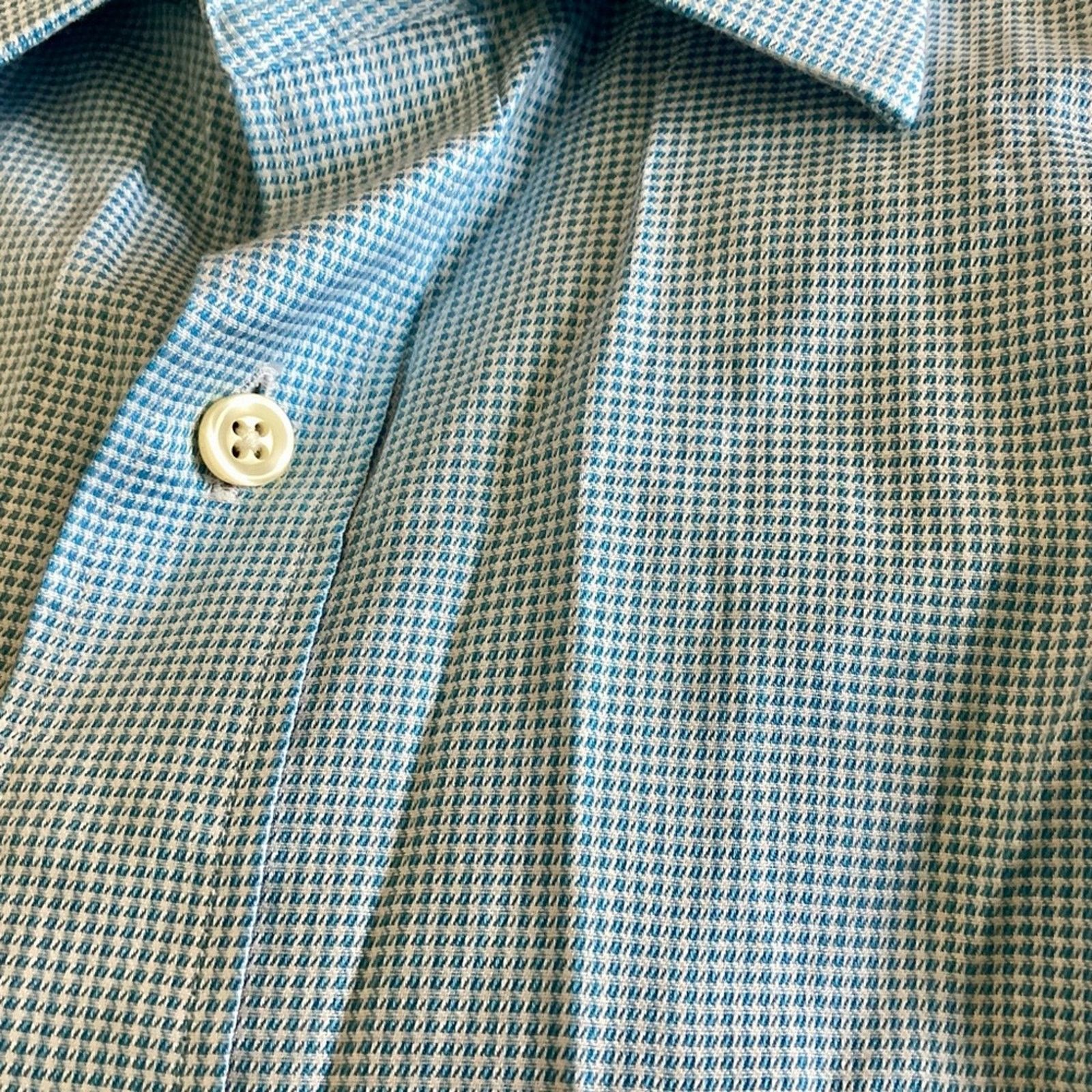 Kirkland Signature Kirkland Signature Button Down Size US M / EU 48-50 / 2 - 6 Thumbnail