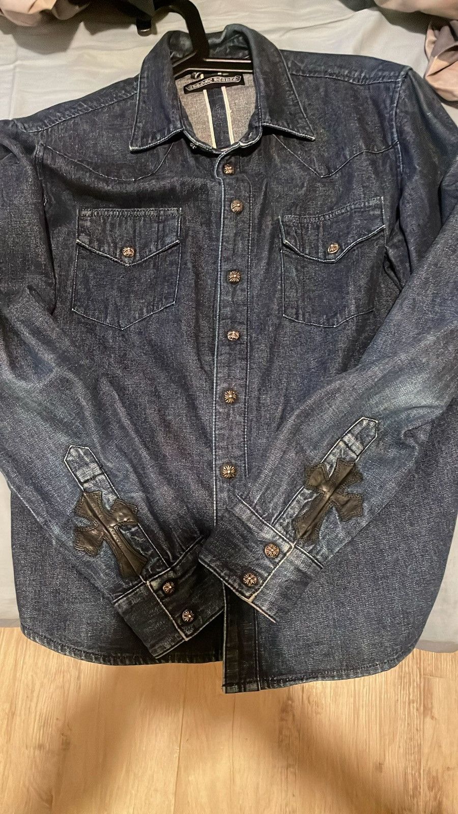 Chrome Hearts Chrome hearts leather cross patch silver button denim shirt Size US S / EU 44-46 / 1 - 1 Thumbnail