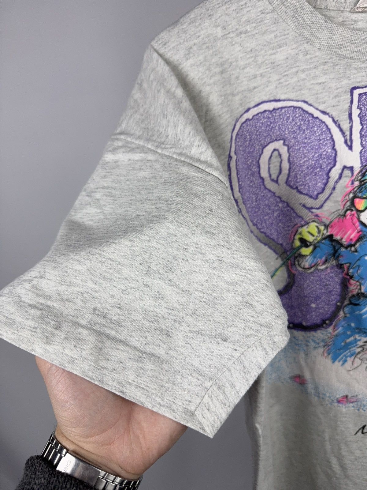 Vintage Vintage Retro 1990 Ski Graphic T-Shirt Neon Skier 90s L-XL Size US L / EU 52-54 / 3 - 4 Thumbnail