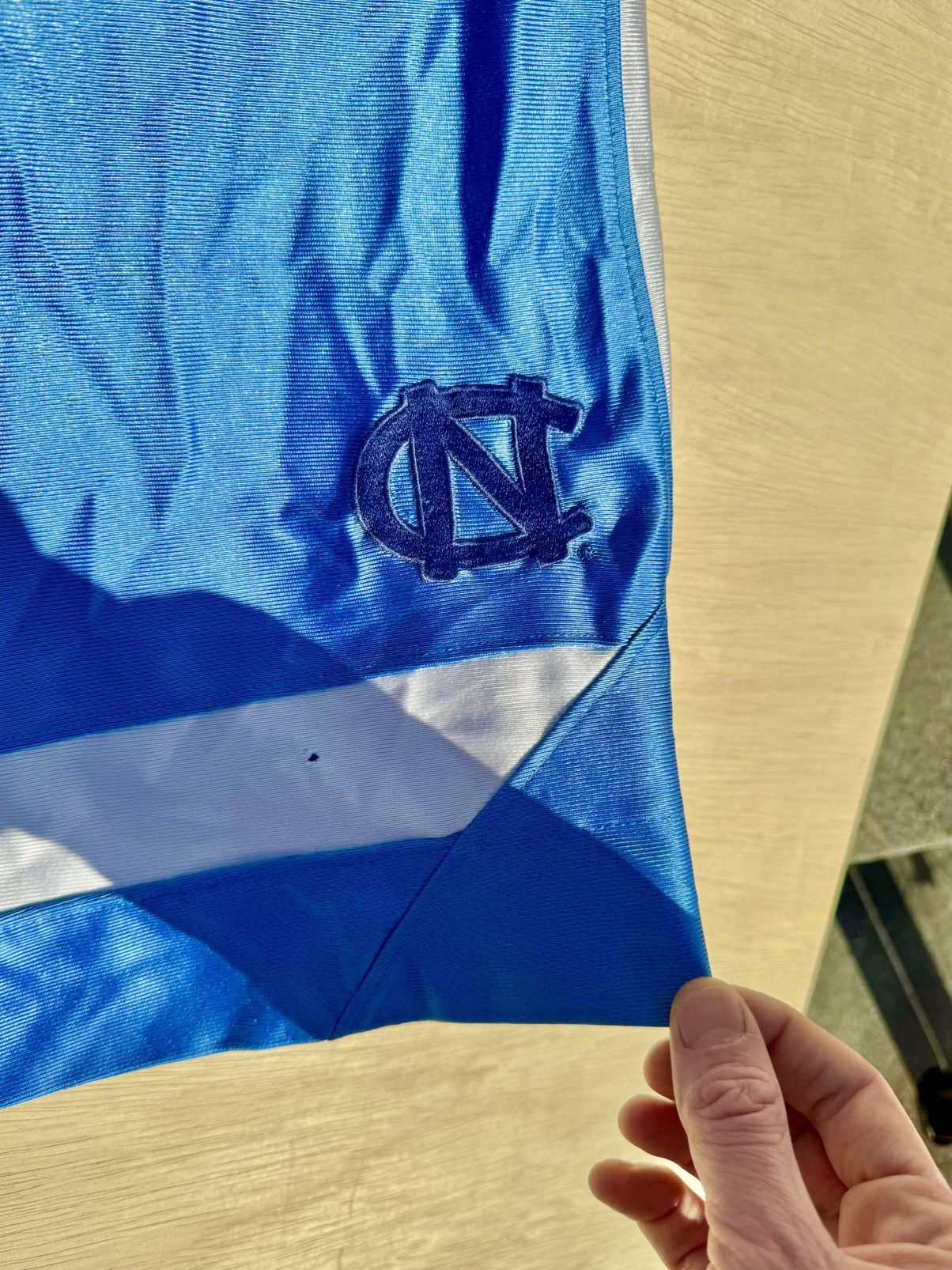 Jordan Brand Jordan North Carolina Tar Heels UNC Basketball Shorts Size US 34 / EU 50 - 8 Thumbnail