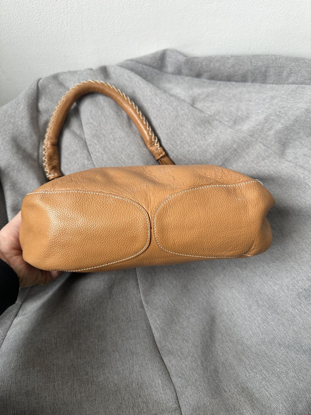 Tod's TOD’S Tan Leather Handbag Classic Designer Purse Size ONE SIZE - 6 Thumbnail