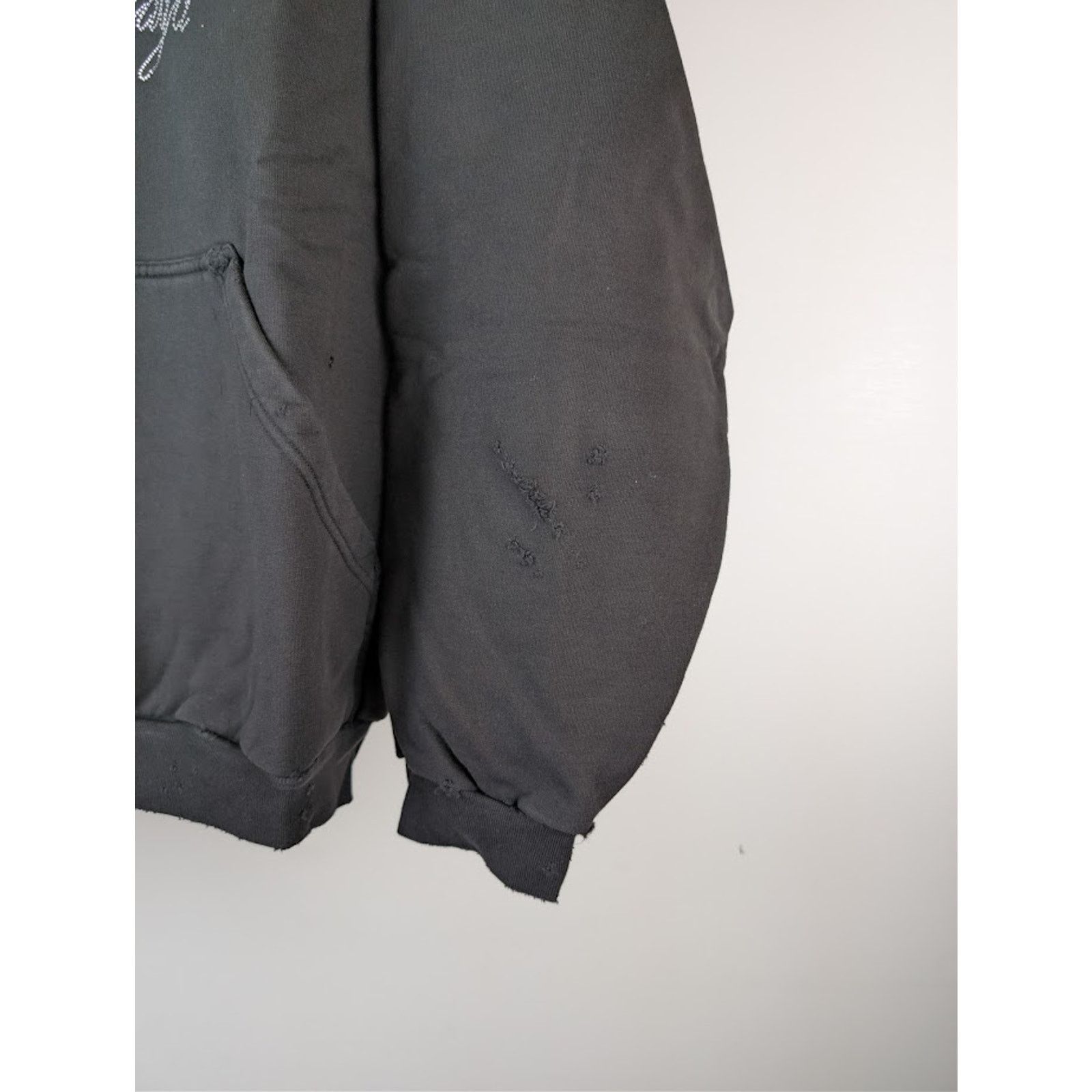 Balenciaga o1rshd1BB Motel Crystal Crown Large Fit Hoodie Faded Black Size US M / EU 48-50 / 2 - 5 Thumbnail