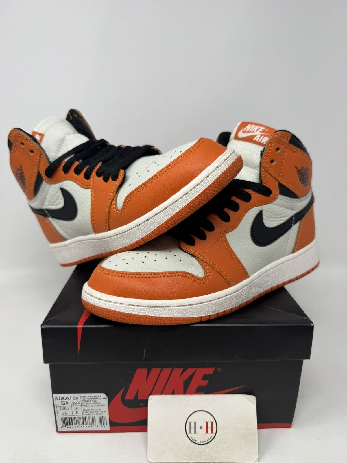 Jordan Brand Nike Air Jordan 1 Retro High Og Gs Shattered Backboard 2.0 Size US 5.5 / EU 38 - 1 Thumbnail