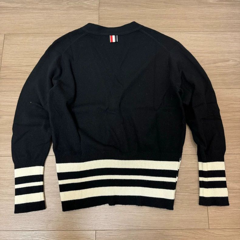 Thom Browne Thom Browne White and black striped cashmere sweater Size US M / EU 48-50 / 2 - 2 Thumbnail
