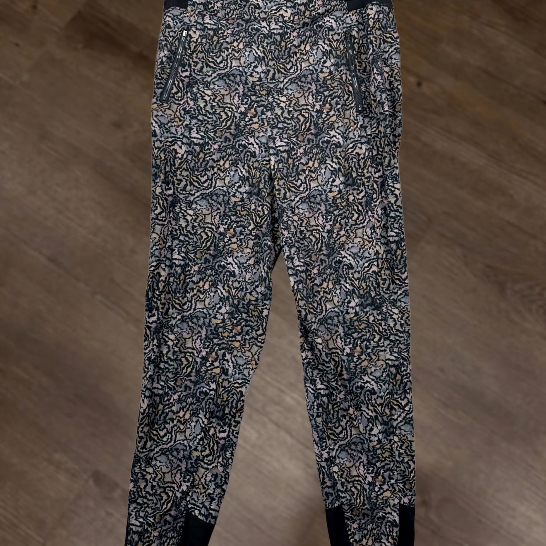 Athleta Athleta Sweatpants Jogger Women 8 Multi Geometric Pull On Performance Flex Size 30" / US 8 / IT 44 - 1 Thumbnail