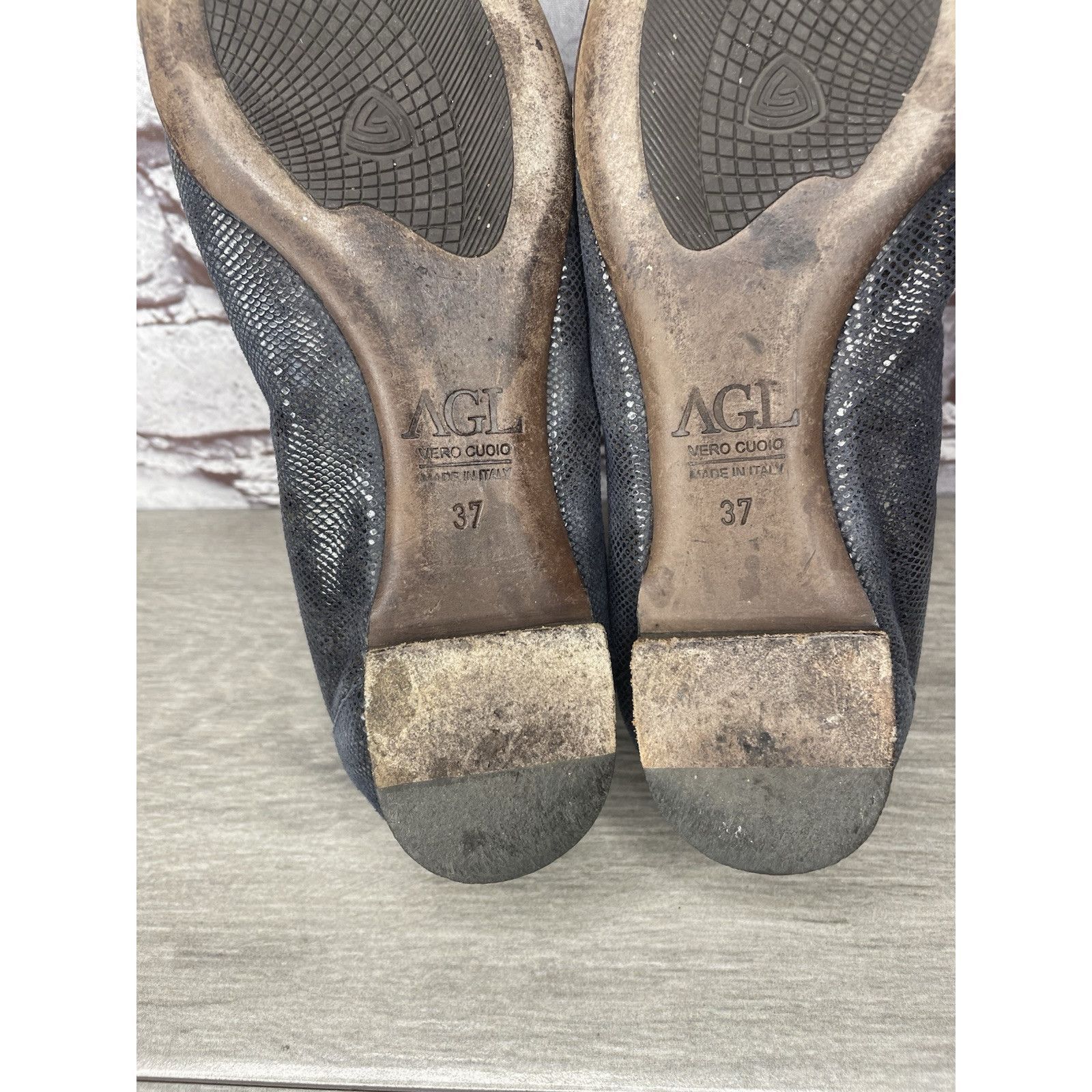 AGLINI AGL Blue Leather Shimmer Cap Toe Ballet Flats Women Sz 37EU/ Size US 6.5 / IT 36.5 - 16 Thumbnail
