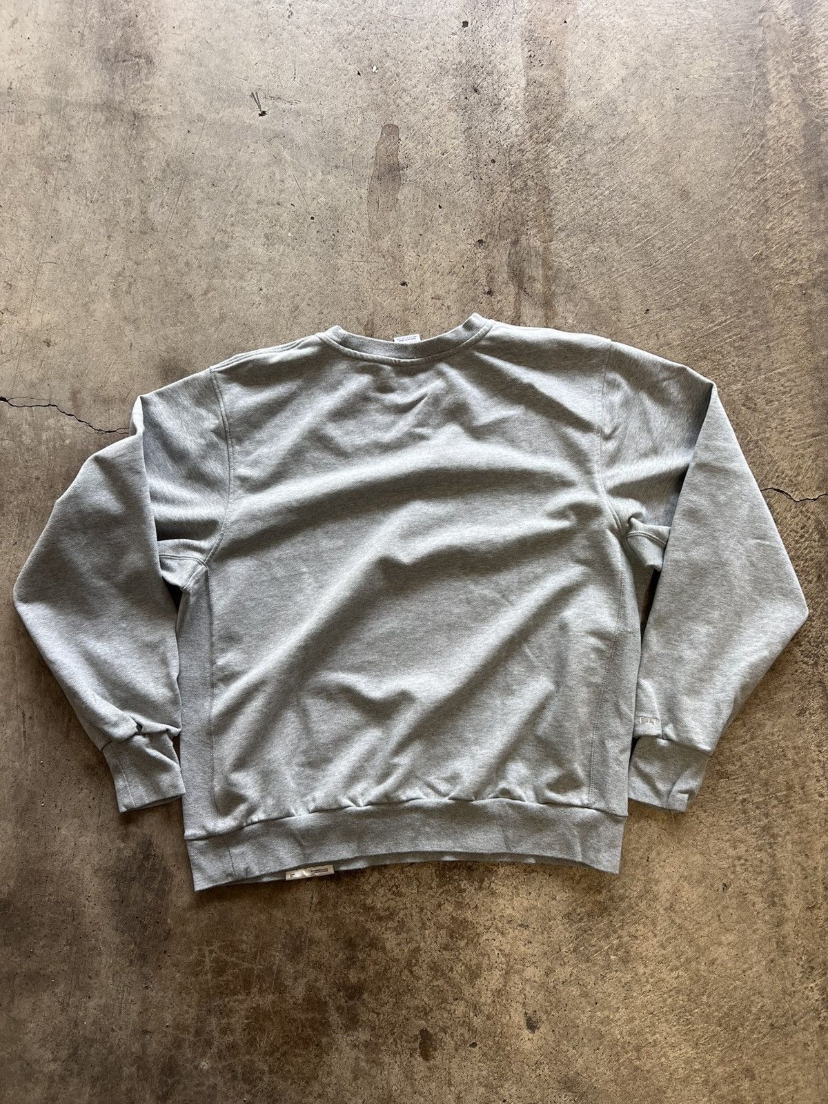 Nike Nike standard issue grey crewneck sweatshirt Size US L / EU 52-54 / 3 - 3 Thumbnail