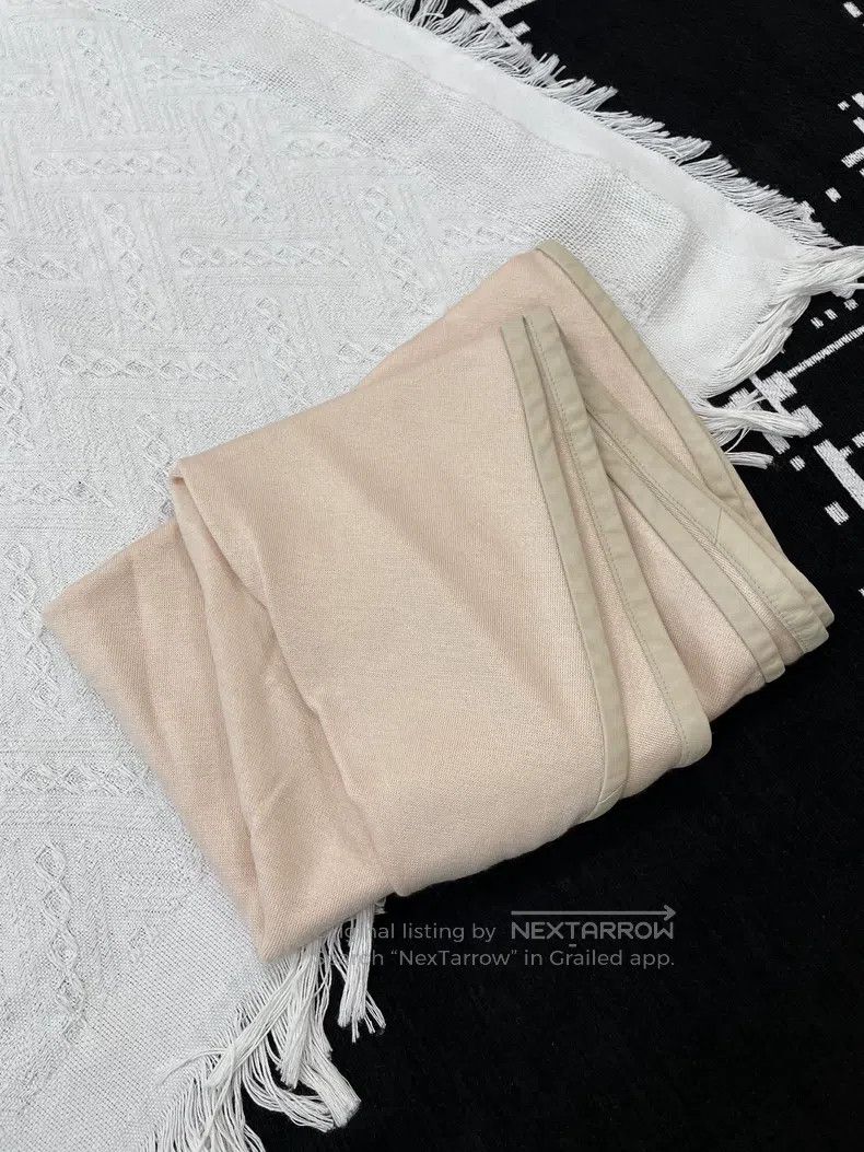 Loro Piana Loro Piana Pink cashmere leather edge diamond and triangle Size ONE SIZE - 5 Thumbnail