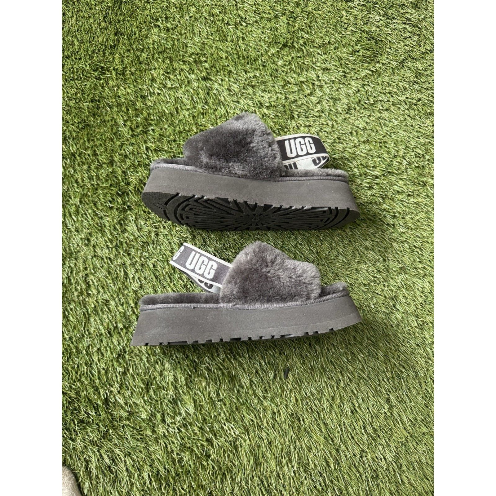 Ugg UGG Australia Women’s Disco Slide Slipper Grey Ash US 5Women Size US 5 / IT 35 - 2 Thumbnail