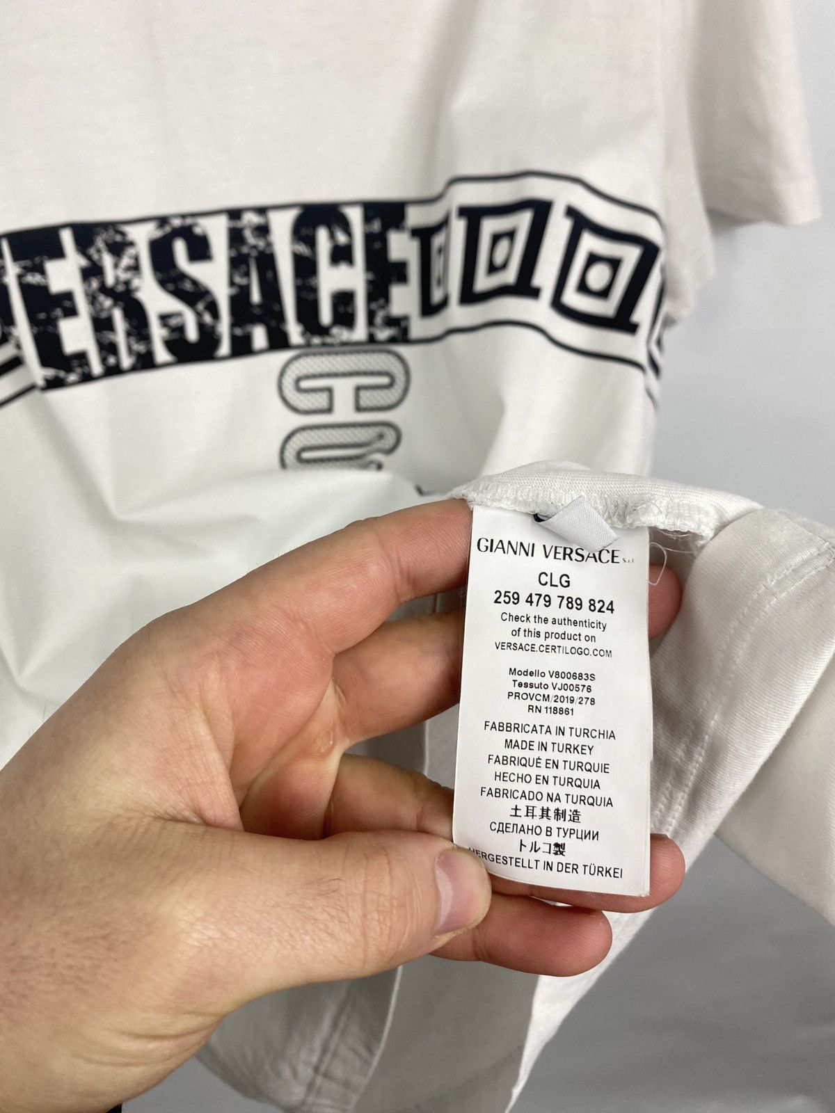 Versace 🇮🇹 Gianni Versace T-Shirt Rare Retro Hype Y2K Size US XL / EU 56 / 4 - 7 Thumbnail