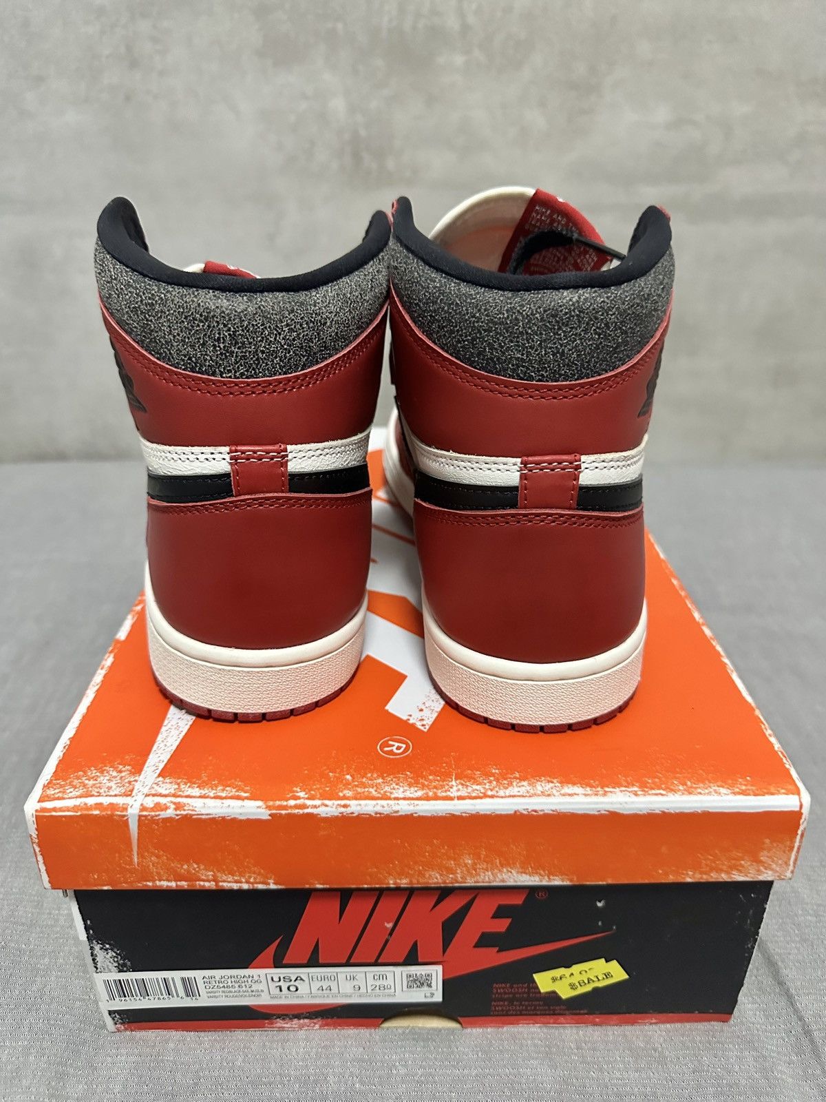 Jordan Brand × Nike Jordan 1 Retro High OG Chicago Lost and Found size 10 Size US 10 / EU 43 - 4 Thumbnail
