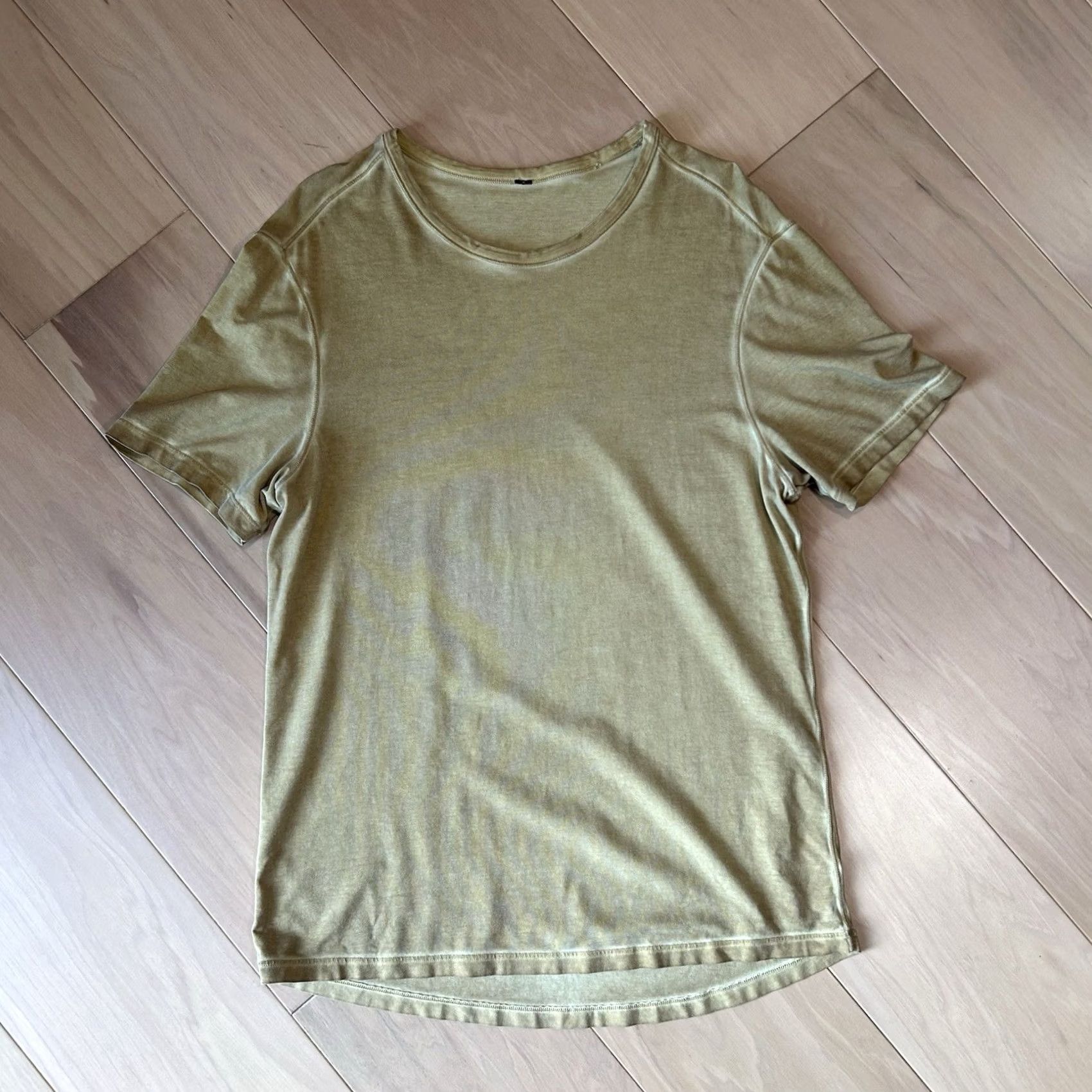 Lululemon Lululemon Ashta Shirt Short Sleeve Men’s Small T-Shirt, Yellowish, Athletic, Logo, Performance Top, Yoga Running Gym Training, All Seasons Size US S / EU 44-46 / 1 - 2 Thumbnail