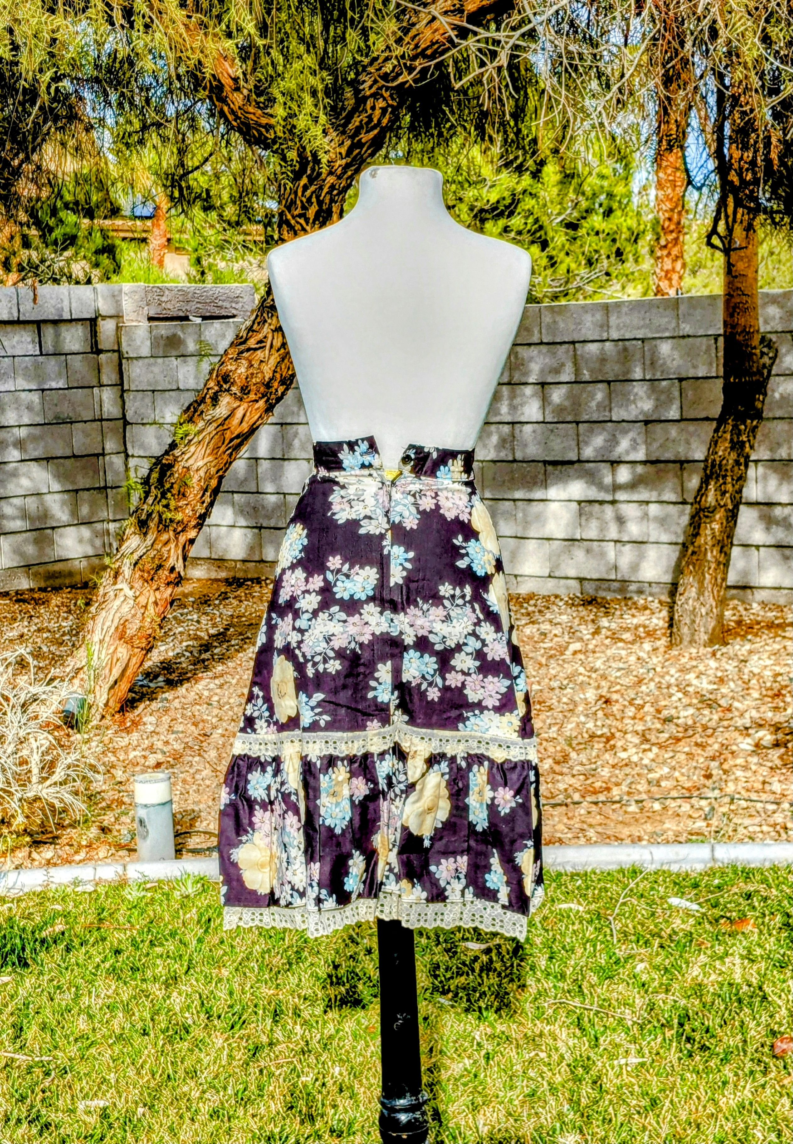 Other 1980s USA Petite 5/6 Floral 2-Tier Lace A-Line Maxi Skirt Size 28" / US 6 / IT 42 - 2 Thumbnail