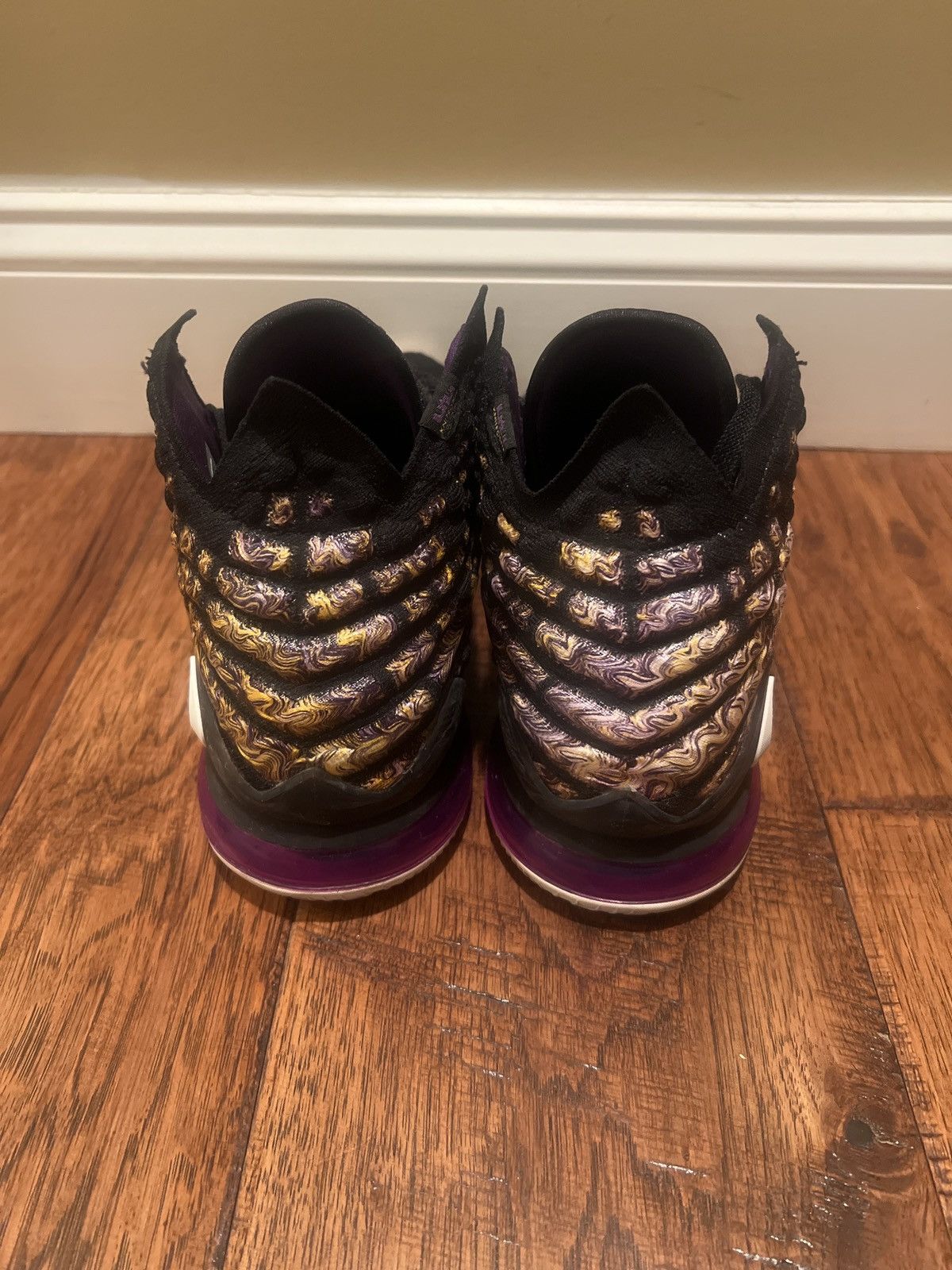 Nike NIKE LEBRON 17 XVII Air Max 2019 Jordan Lakers Yellow Purple Size US 12 / EU 45 - 4 Thumbnail