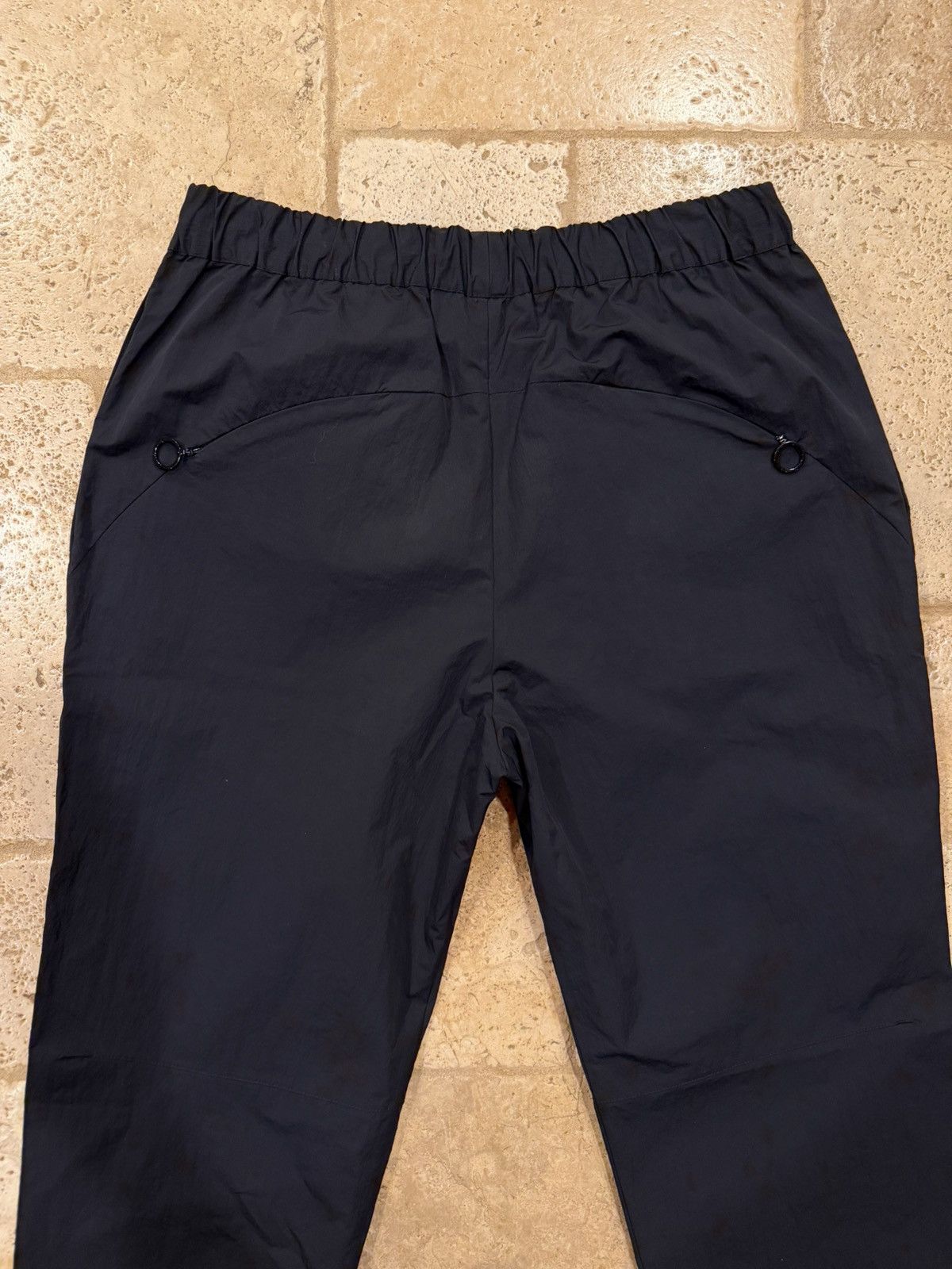 Louis Vuitton Louis Vuitton LV Logo Sample Shell Nylon Black Jogger Pants Size US 32 / EU 48 - 9 Thumbnail