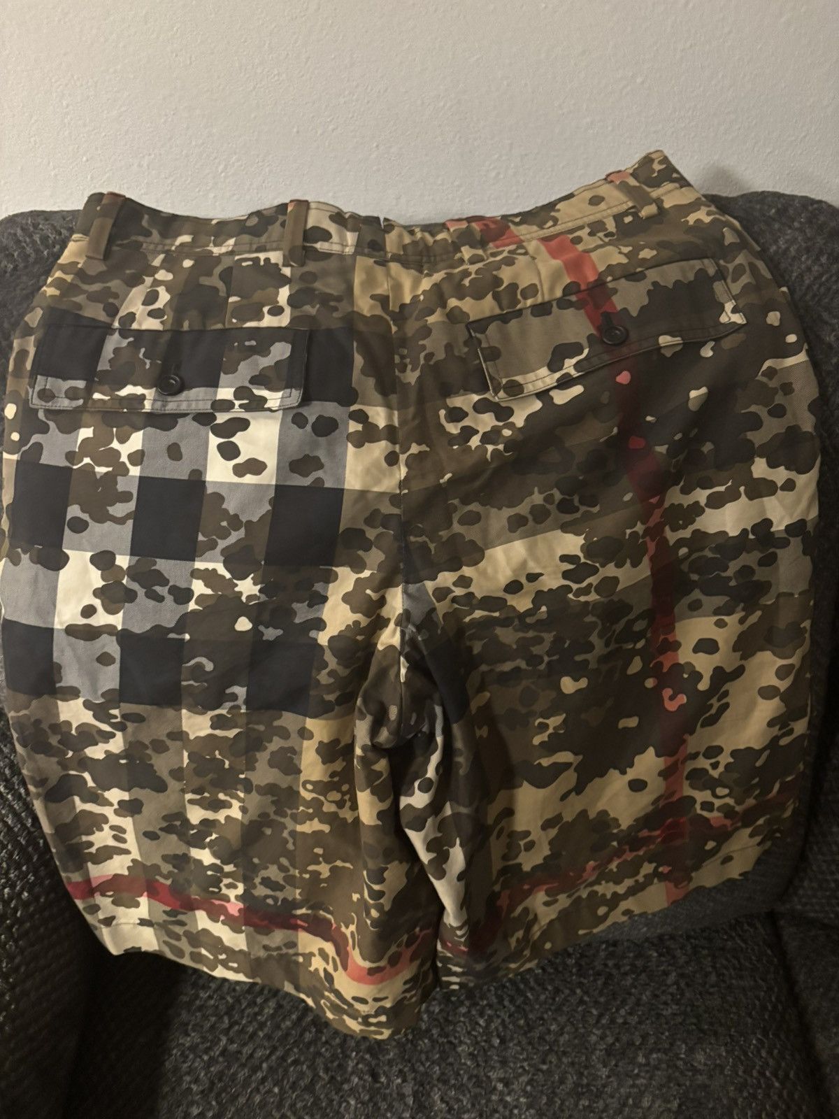 Burberry BURBERRY SHORTS Size US 32 / EU 48 - 2 Thumbnail