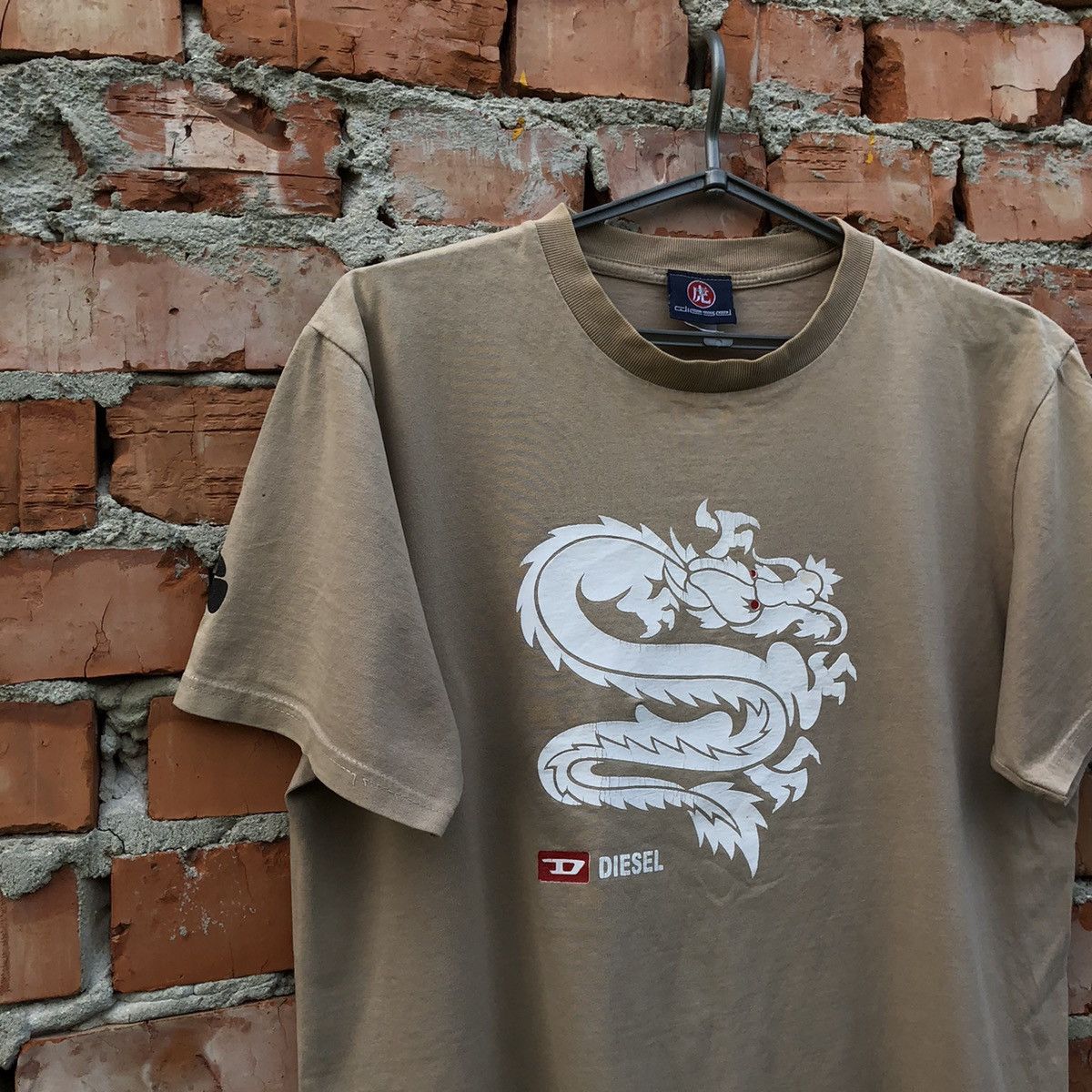 Diesel Rare Vintage Diesel Japanese Dragon T-Shirt Y2K Size US L / EU 52-54 / 3 - 3 Thumbnail