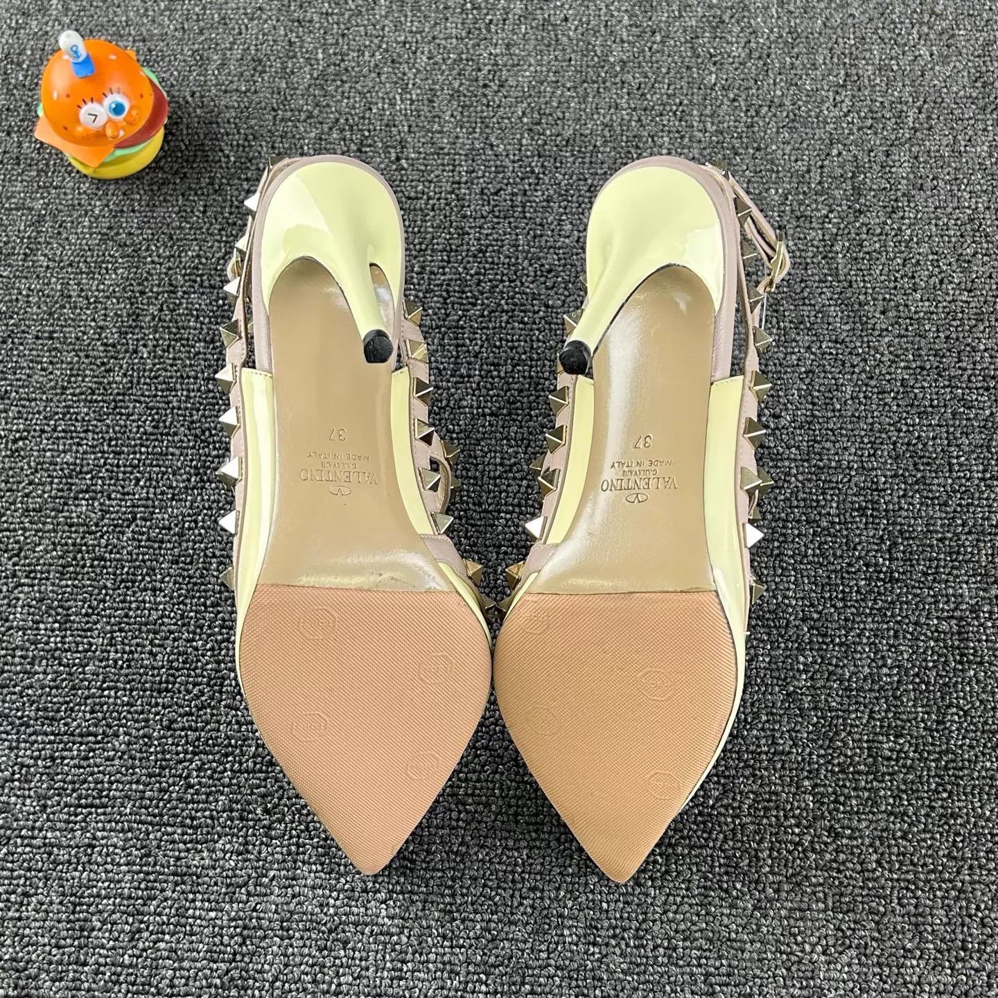 Valentino Valentino Yellow Heels 37 Riveted Ring Size US 6.5 / IT 36.5 - 6 Thumbnail