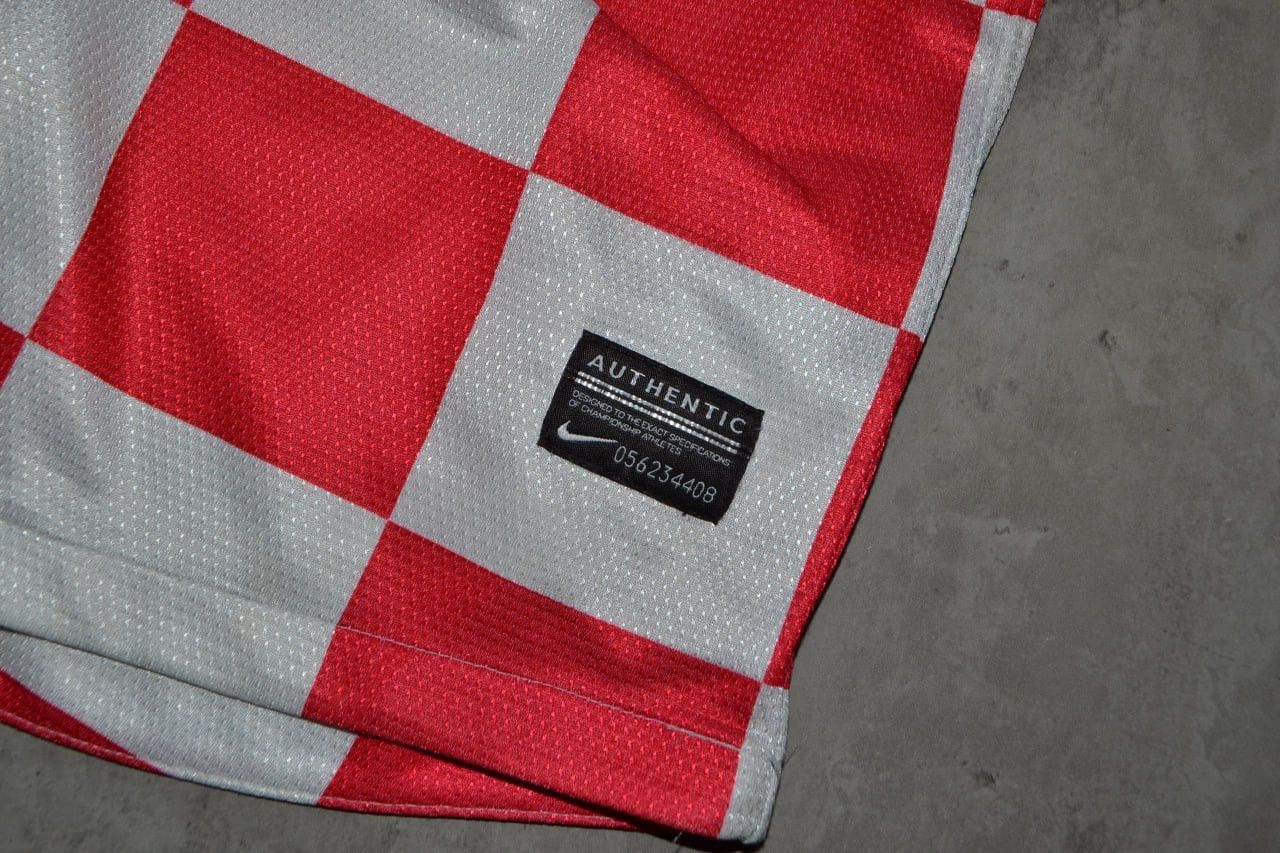 Nike CROATIA 2012/2013 NIKE HOME FOOTBALL SHIRT SOCCER JERSEY Size US S / EU 44-46 / 1 - 7 Thumbnail
