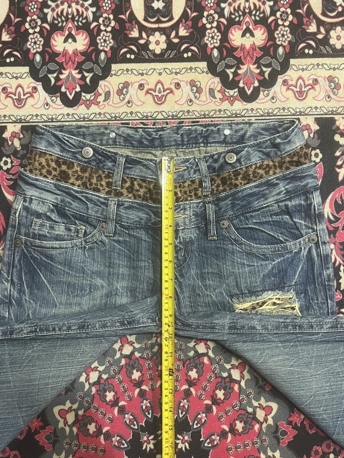 Japanese Brand Vintage Distressed Double Waist Leopard Style Blue Jeans Size 30" / US 8 / IT 44 - 11 Thumbnail