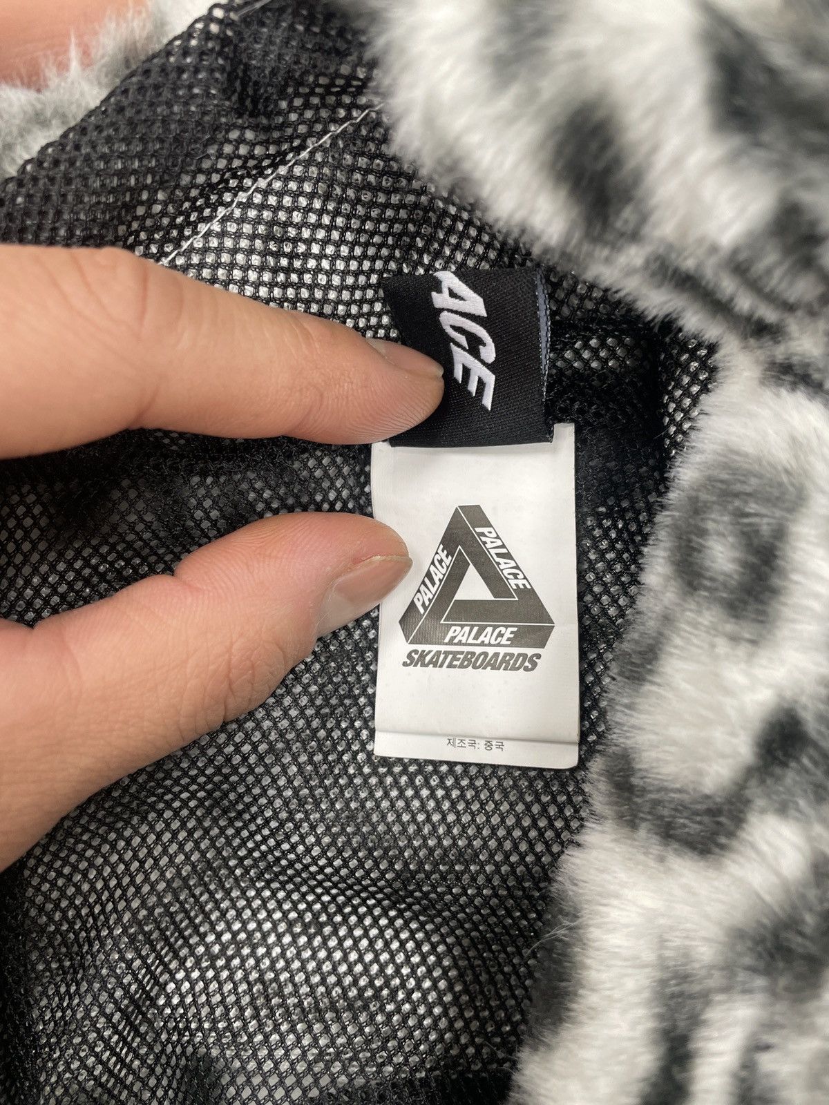 Palace Palace Snow Leopard Fuzzy Ears Balaclava Size ONE SIZE - 5 Thumbnail