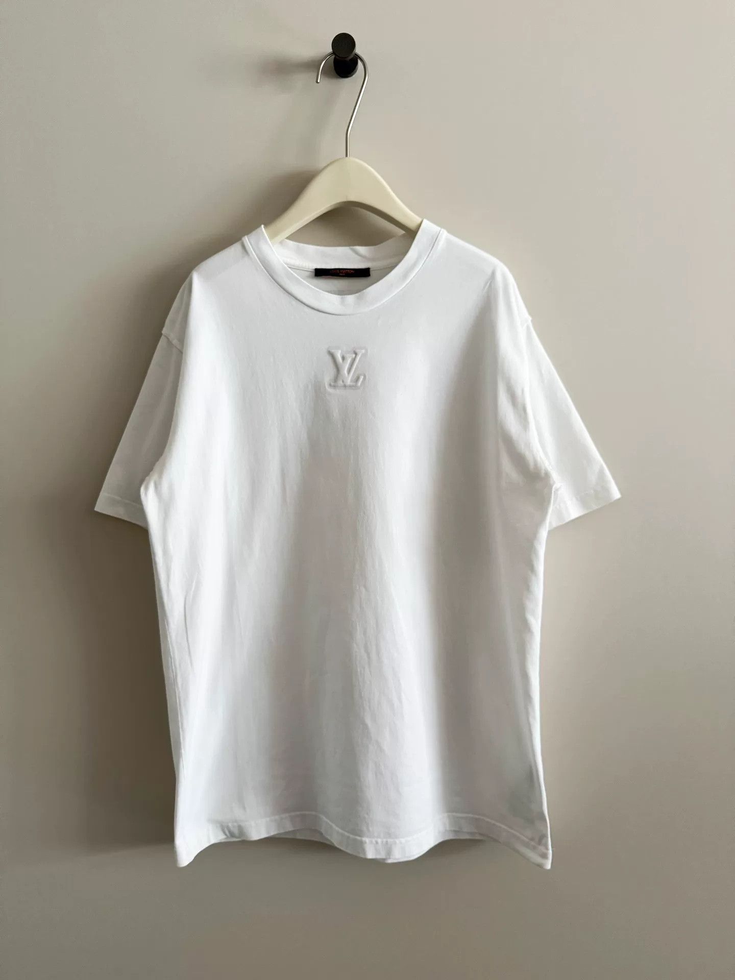 Louis Vuitton louis vuitton embossed logo short sleeve t-shirt Size US XL / EU 56 / 4 - 1 Thumbnail