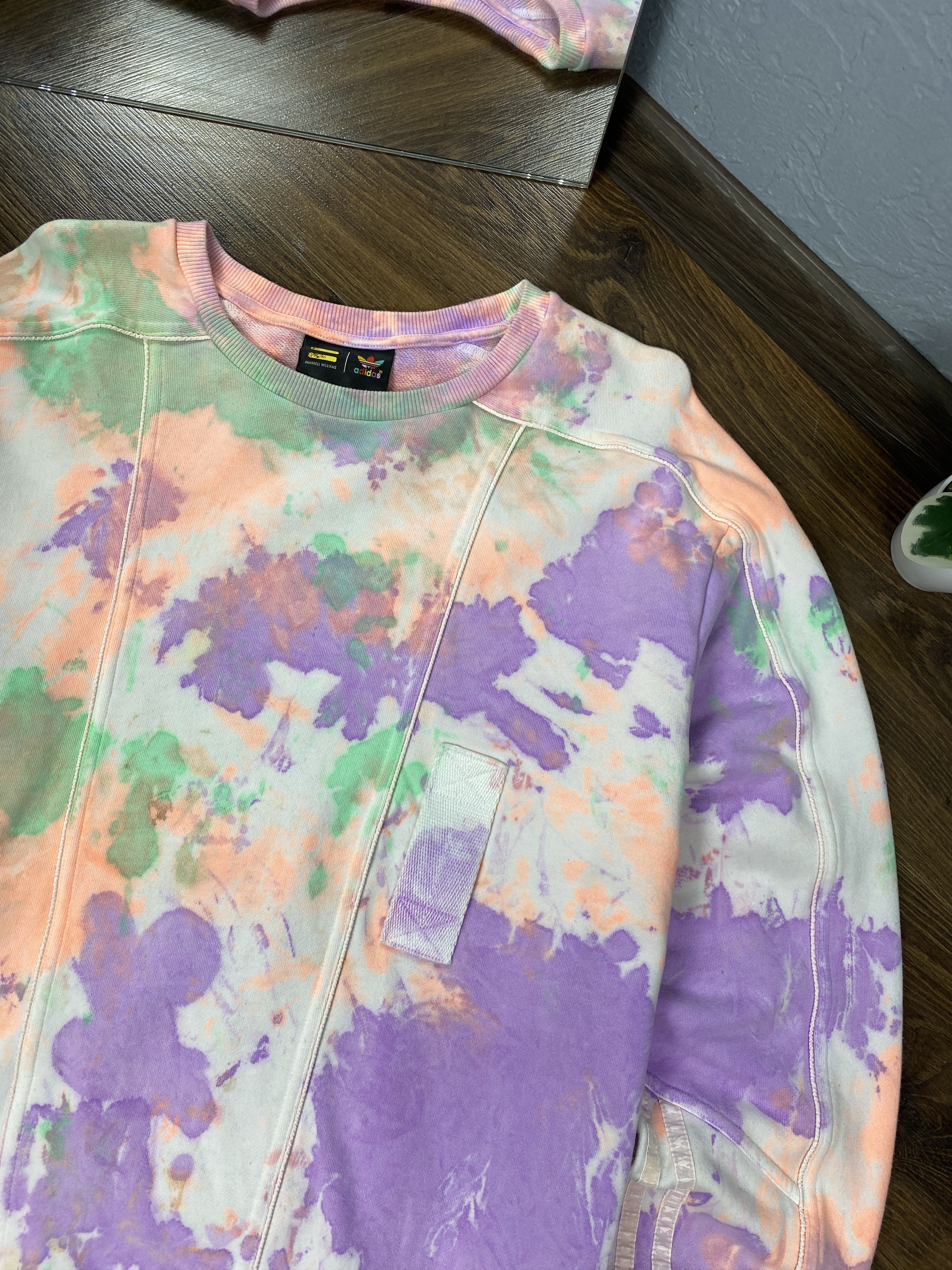Adidas × Pharrell Adidas x Pharrell Hu Holi tye dye sweatshirt Size US L / EU 52-54 / 3 - 2 Thumbnail