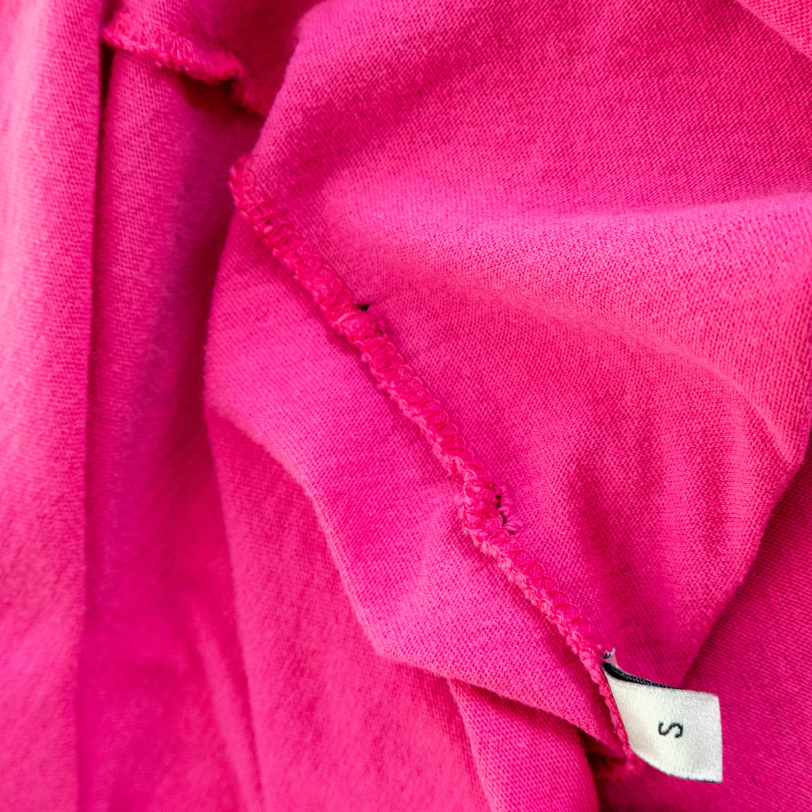 Gucci Gucci Men’s 2018 Guccy Hot Pink Cotton Love letter T-Shirt Size US S / EU 44-46 / 1 - 6 Thumbnail