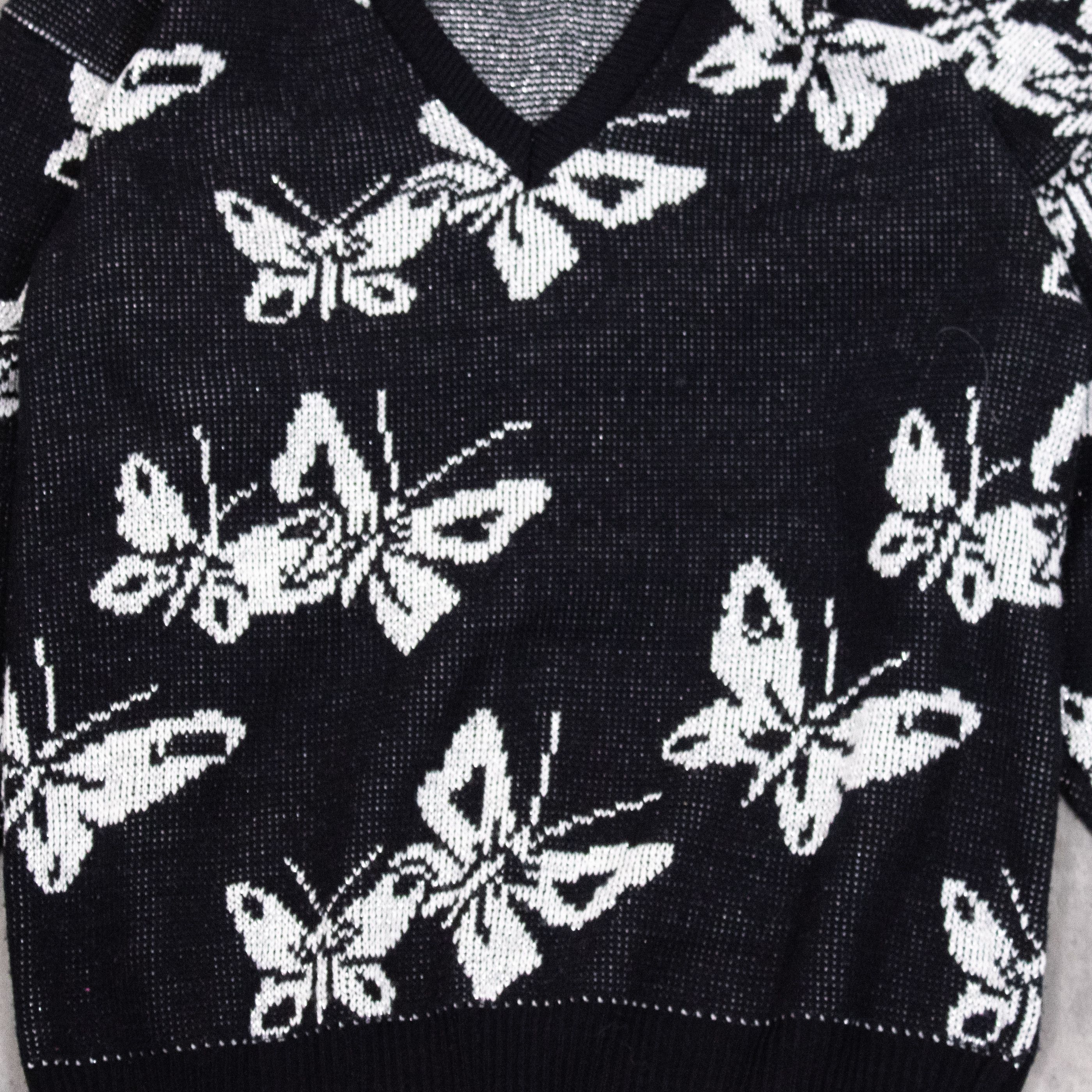 Japanese Brand Vintage 90's Thread Butterfly Neck Oversize Sweater Size US M / EU 48-50 / 2 - 5 Thumbnail