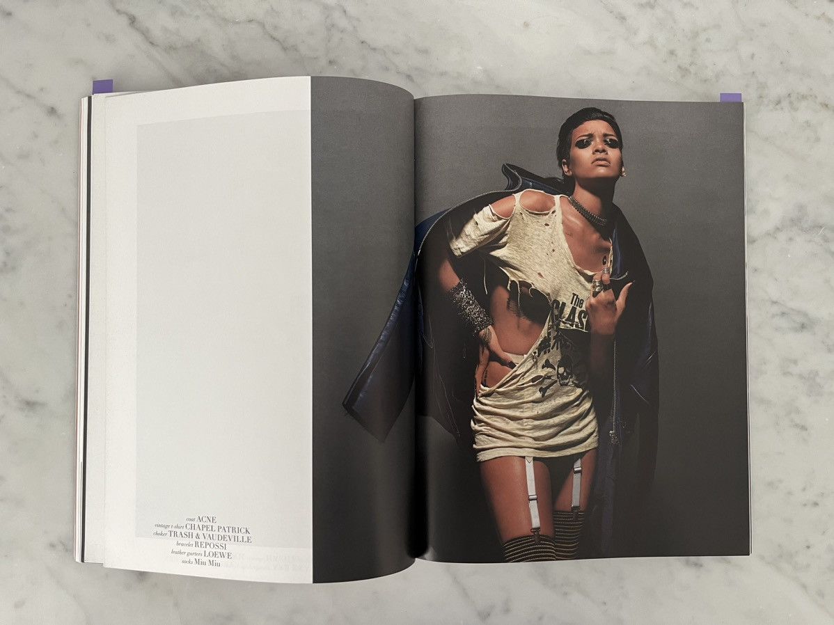 Other RIHANNA 032c MAGAZINE 25th ISSUE BERLIN WINTER 2013/14 Size ONE SIZE - 11 Thumbnail