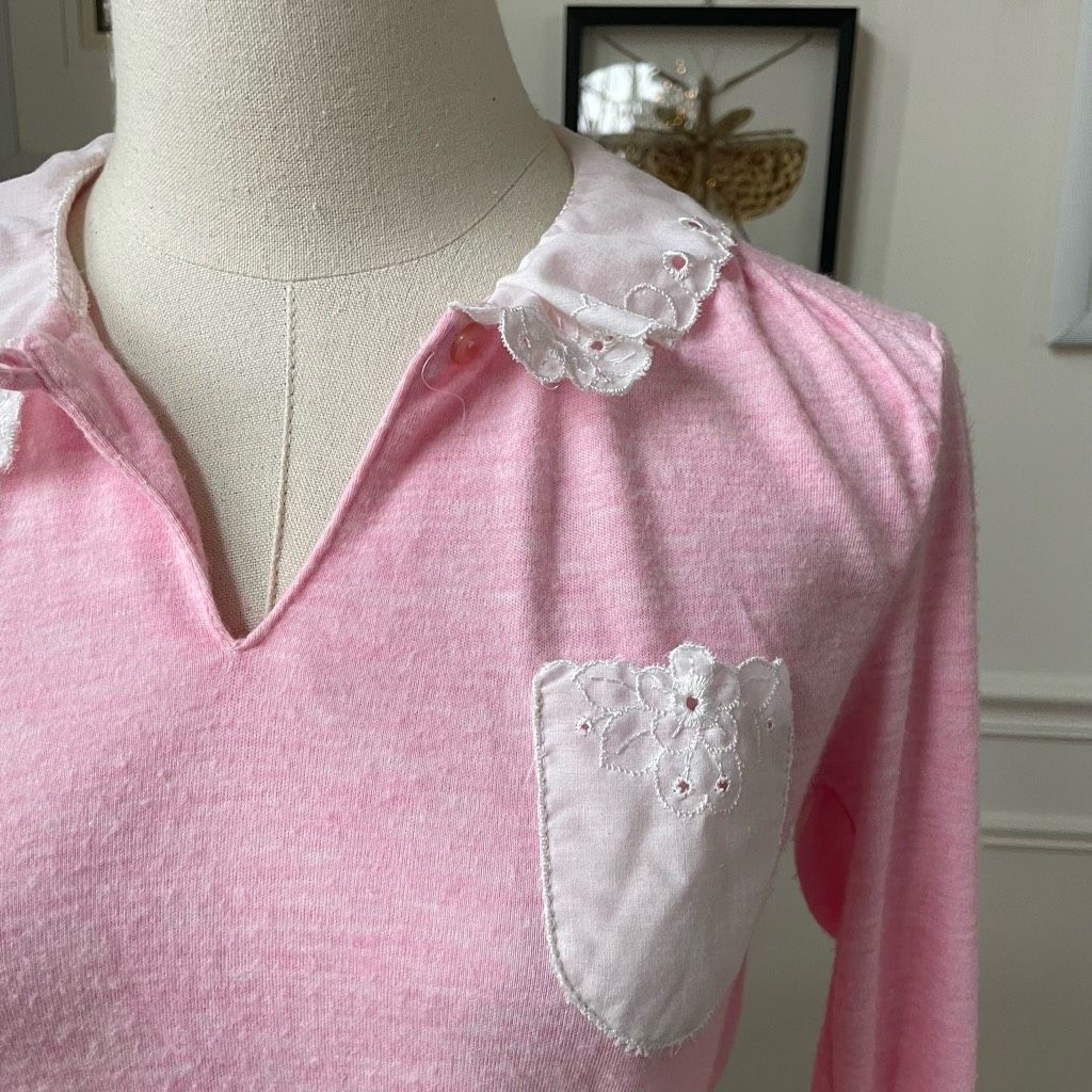 Vintage Vintage 70s Pink Top White Eyelet Lace Peter Pan Collar XS Size XS / US 0-2 / IT 36-38 - 2 Thumbnail