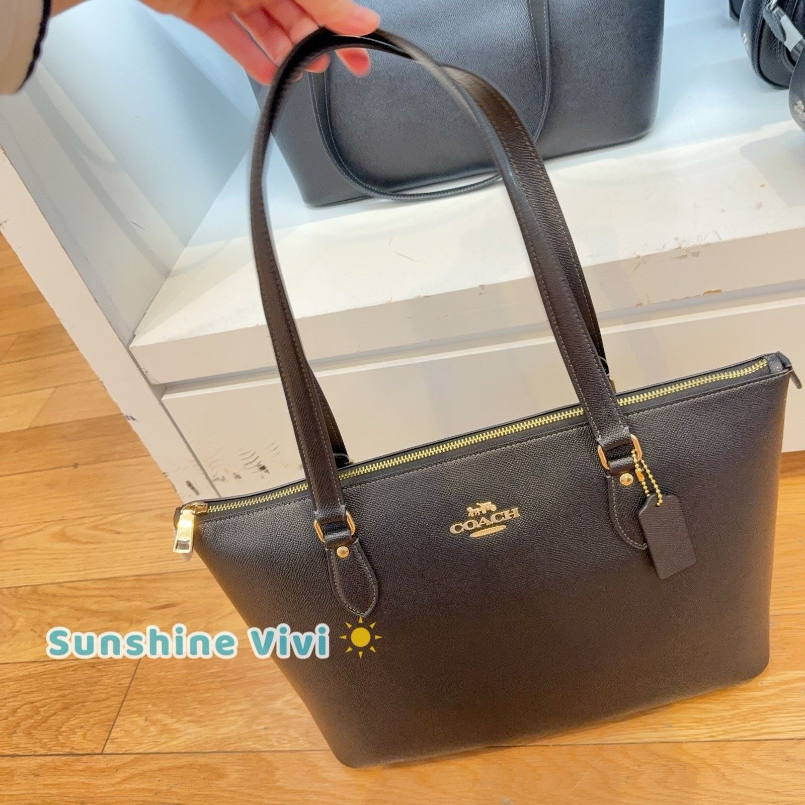 Coach NWT Coach Gallery Tote Bag Leather CV402 Gold/Black Size ONE SIZE - 2 Thumbnail