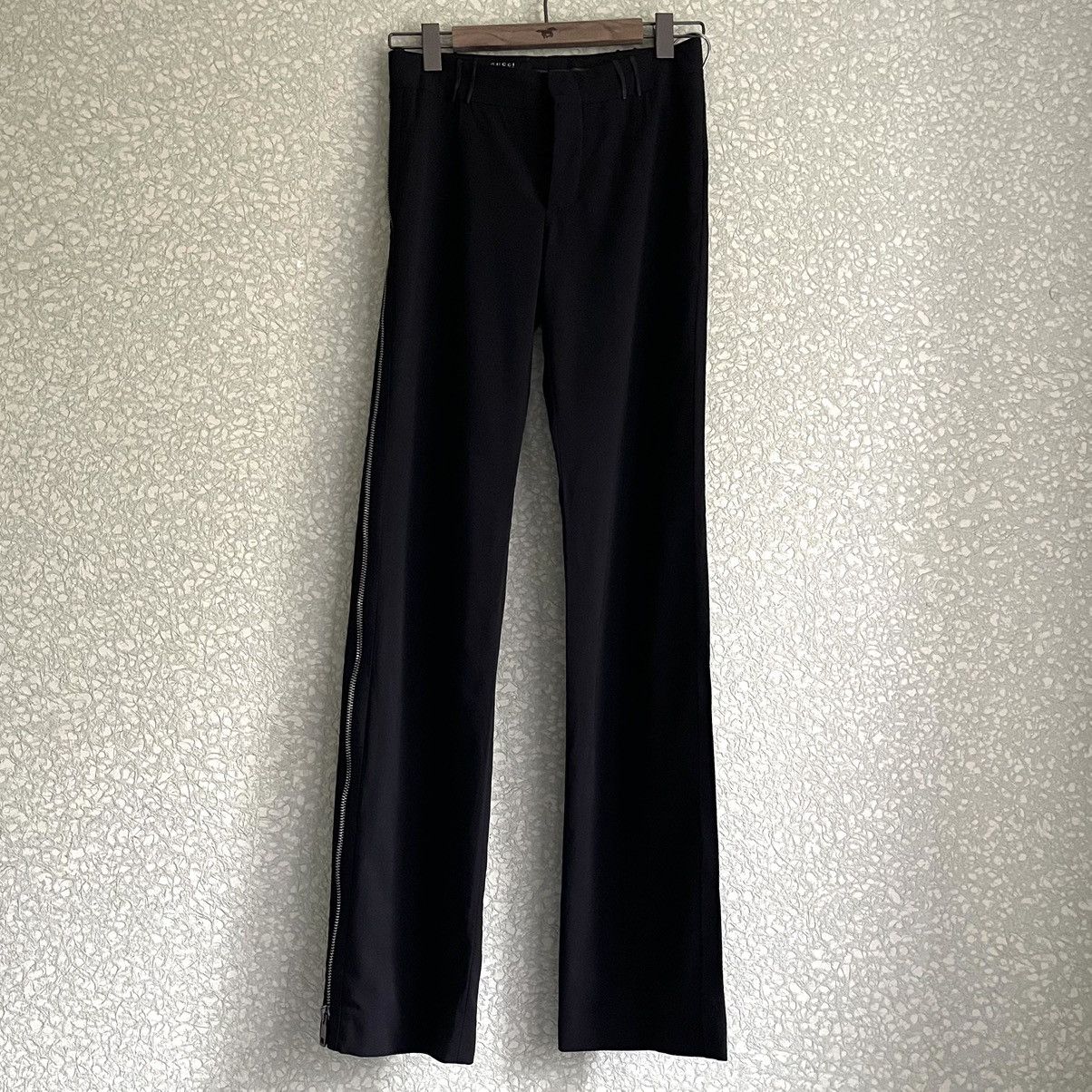 Gucci × Tom Ford AW01 Asymmetric Side Zip Trousers Size 26" / US 2 / IT 38 - 7 Thumbnail