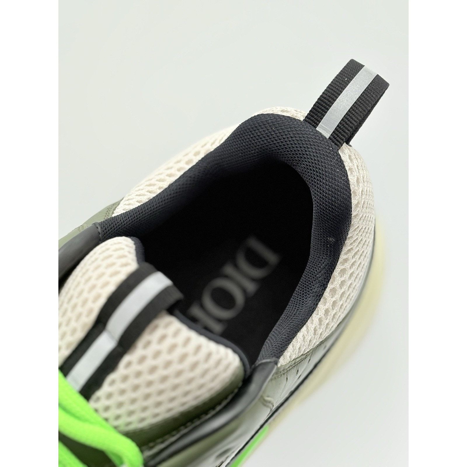 Dior Dior B22 Sneaker ' Khaki Pistachio ' | EXCELLENT CONDITION! Size US 11 / EU 44 - 12 Thumbnail