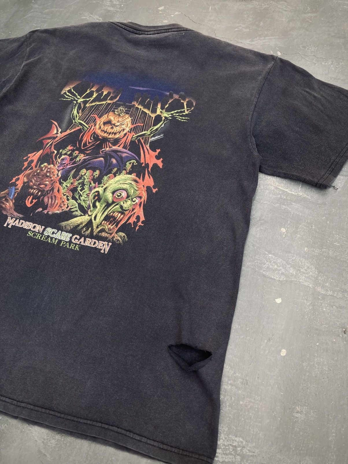 Band Tees × Starter × Vintage Vintage 99’ Madison Square Garden Scream Park Size US M / EU 48-50 / 2 - 10 Thumbnail