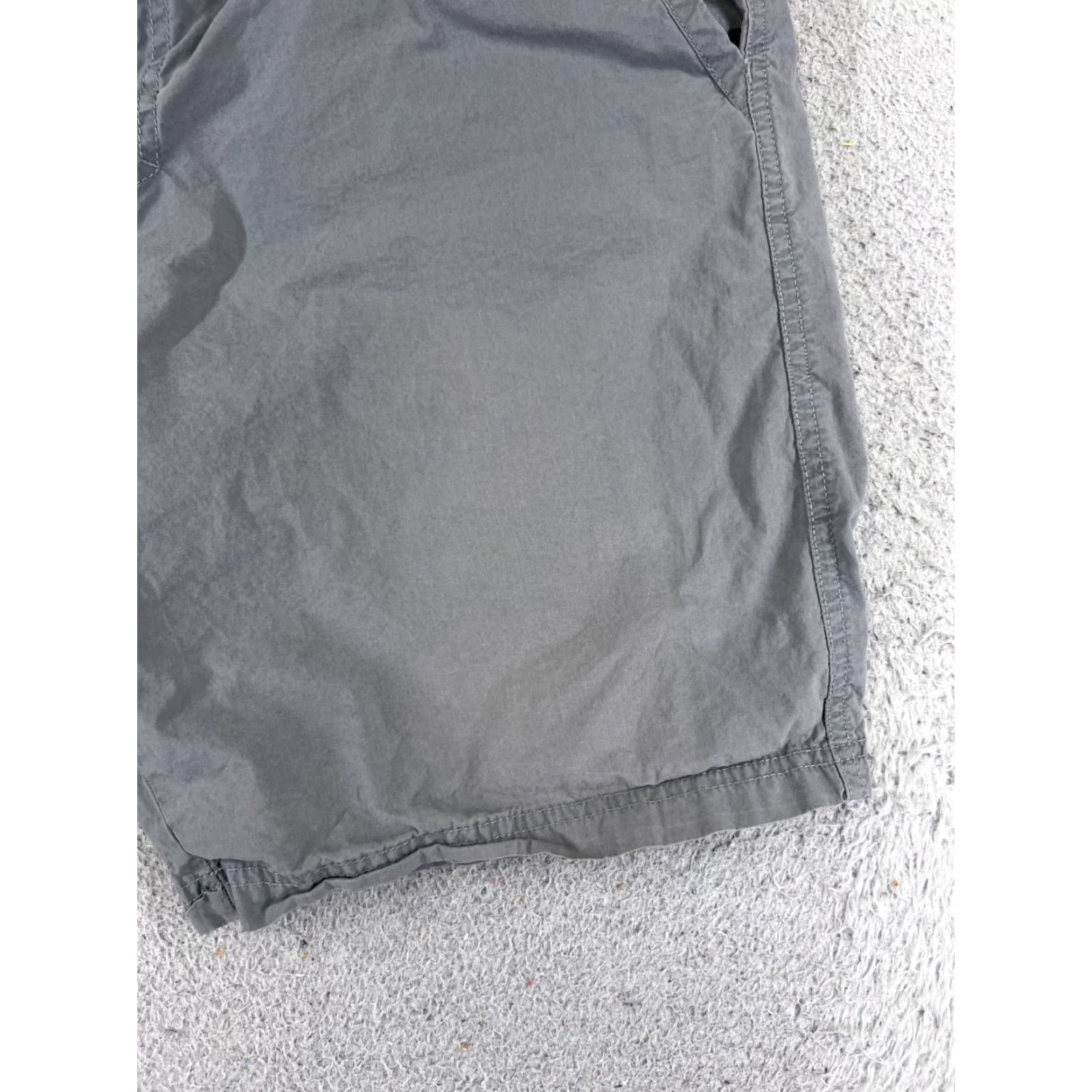 Vintage Columbia Men's Shorts Cargo 36 Gray Cotton Canvas Hike Camp 36x9 Regular Inseam 9" Adult Mens Gray Outdoors Fish Theme Vintage No? (Note: remove N/A) Size US 36 / EU 52 - 2 Thumbnail