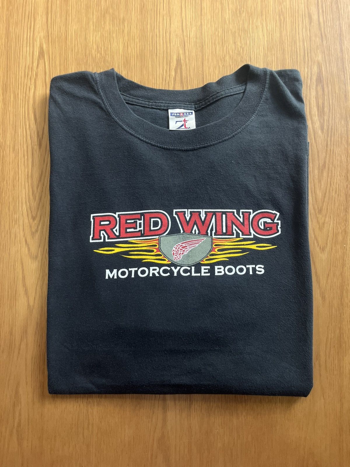 Red Wing Vintage RED WING MOTORCYCLE BOOTS 00’s Tshirt Size US XXL / EU 58 / 5 - 1 Thumbnail
