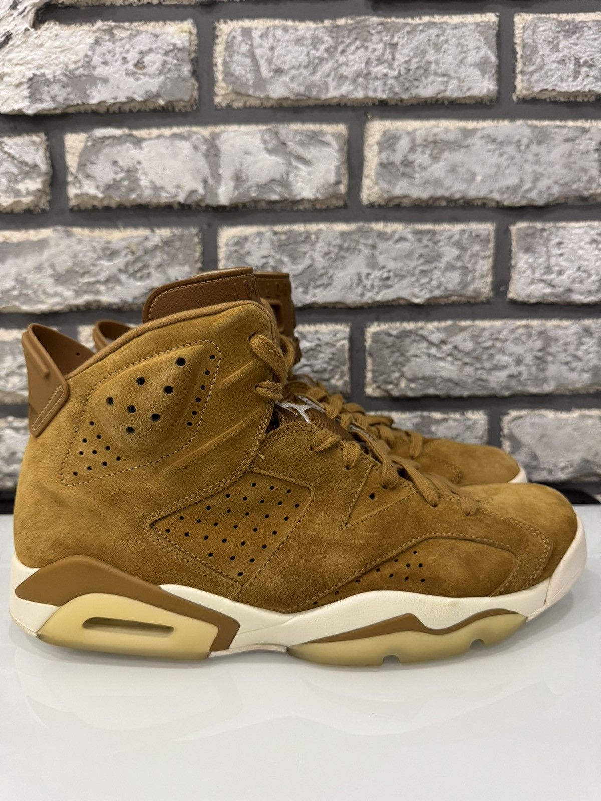 Air Jordan Retro Size 11 Wheat Golden Harvest