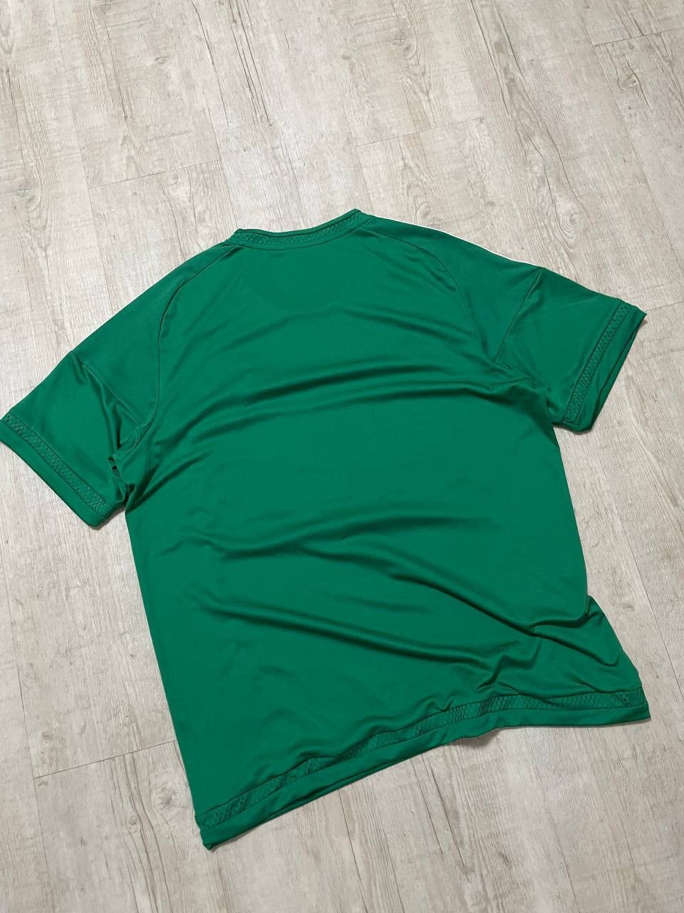 Adidas Rapid adidas soccer jersey L sz autograph team Size US L / EU 52-54 / 3 - 4 Thumbnail