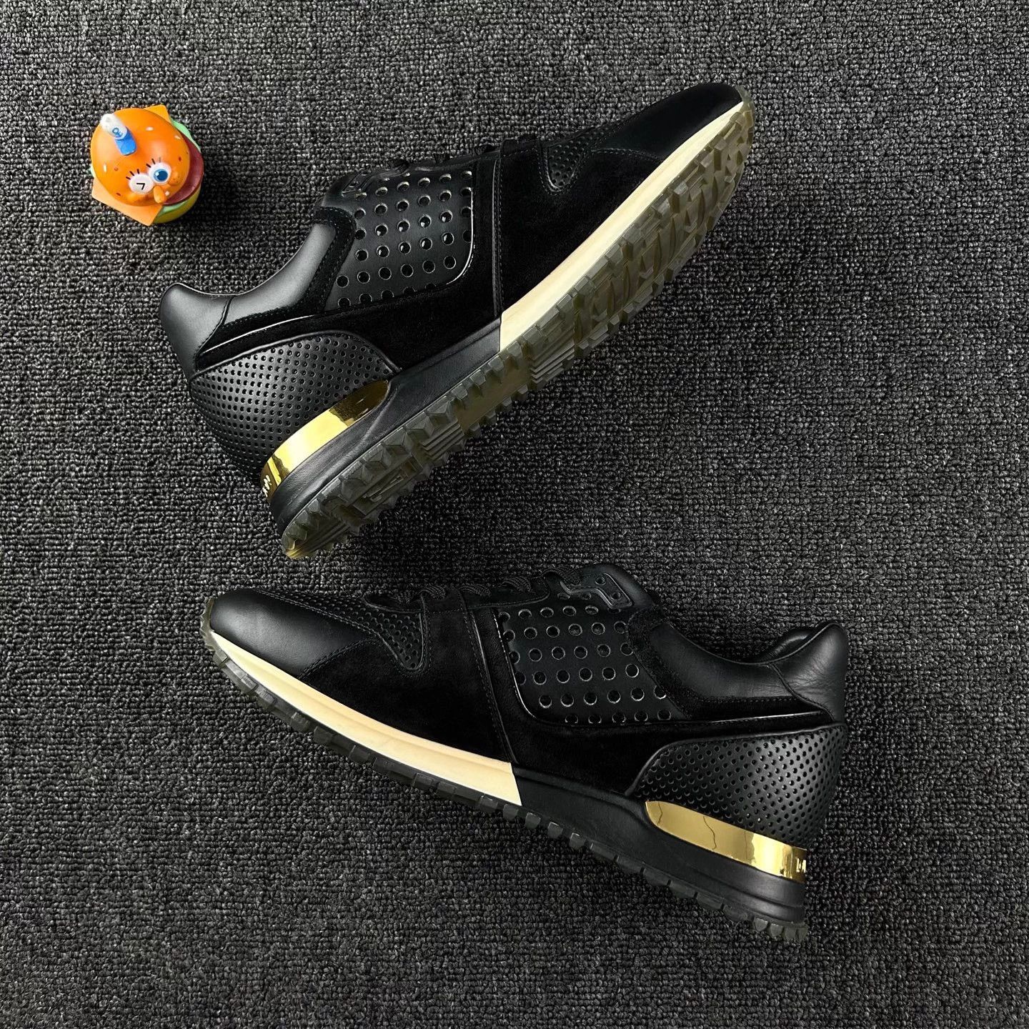Louis Vuitton Louis Vuitton Black LV Logo Sneakers - Size 40 Size US 7 / EU 40 - 3 Thumbnail