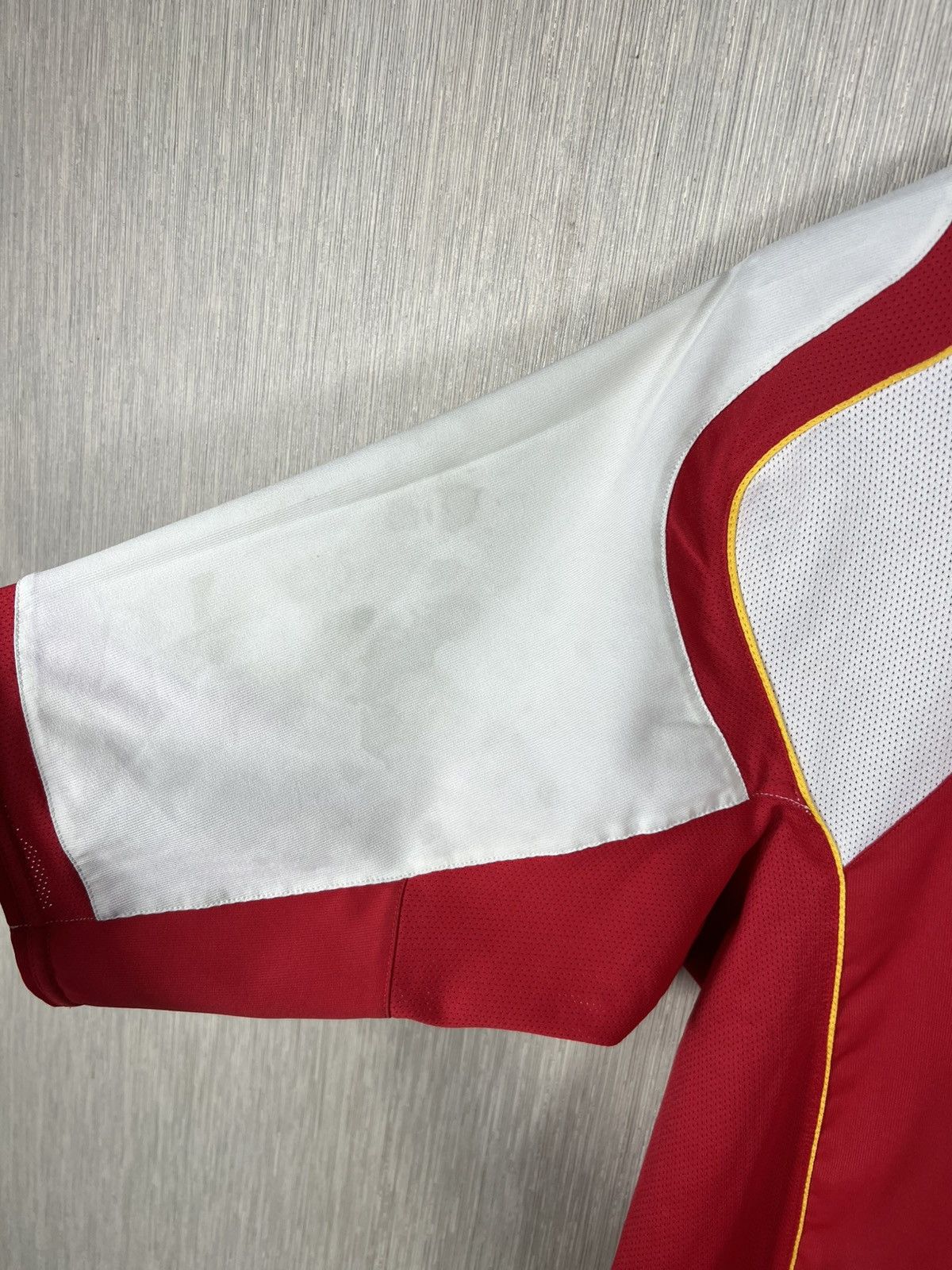 Nike Vintage Nike Arsenal total 90 O2 jersey central logo t-shirt Size US L / EU 52-54 / 3 - 15 Thumbnail